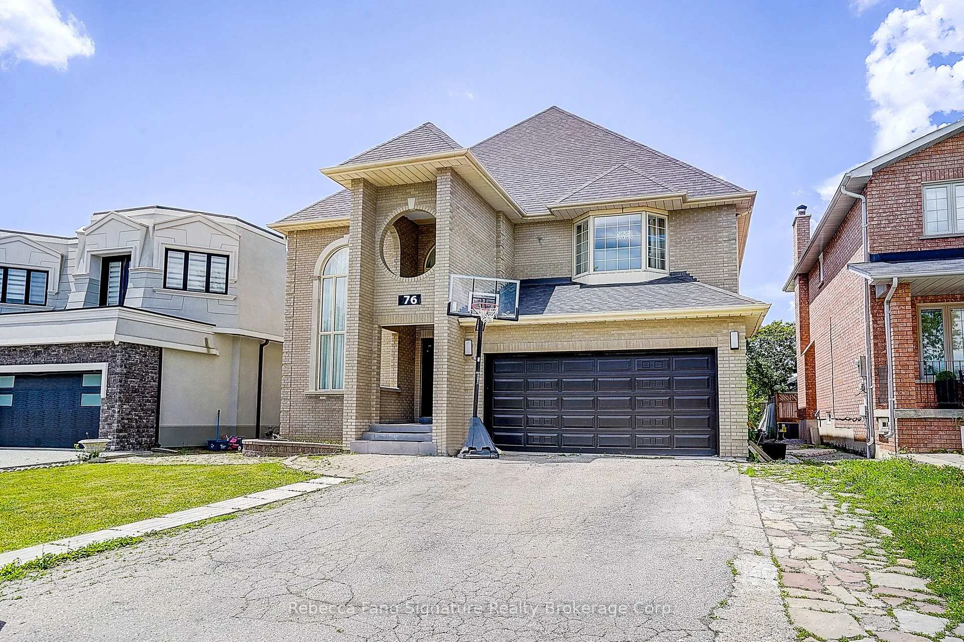 Photo 2 of 76 Oakdale Road, Vaughan, Maple — HOMEH