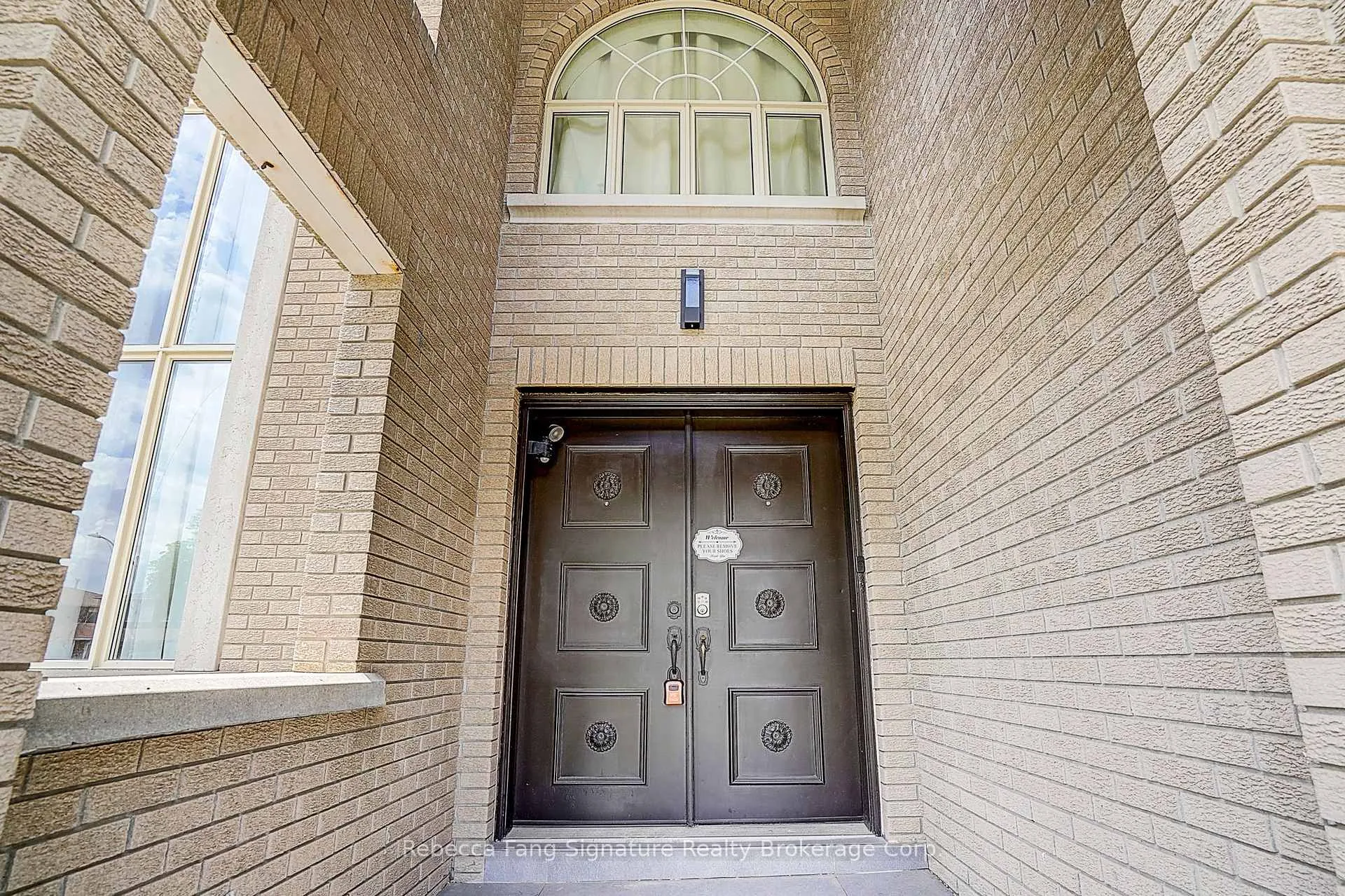 Photo 3 of 76 Oakdale Road, Vaughan, Maple — HOMEH