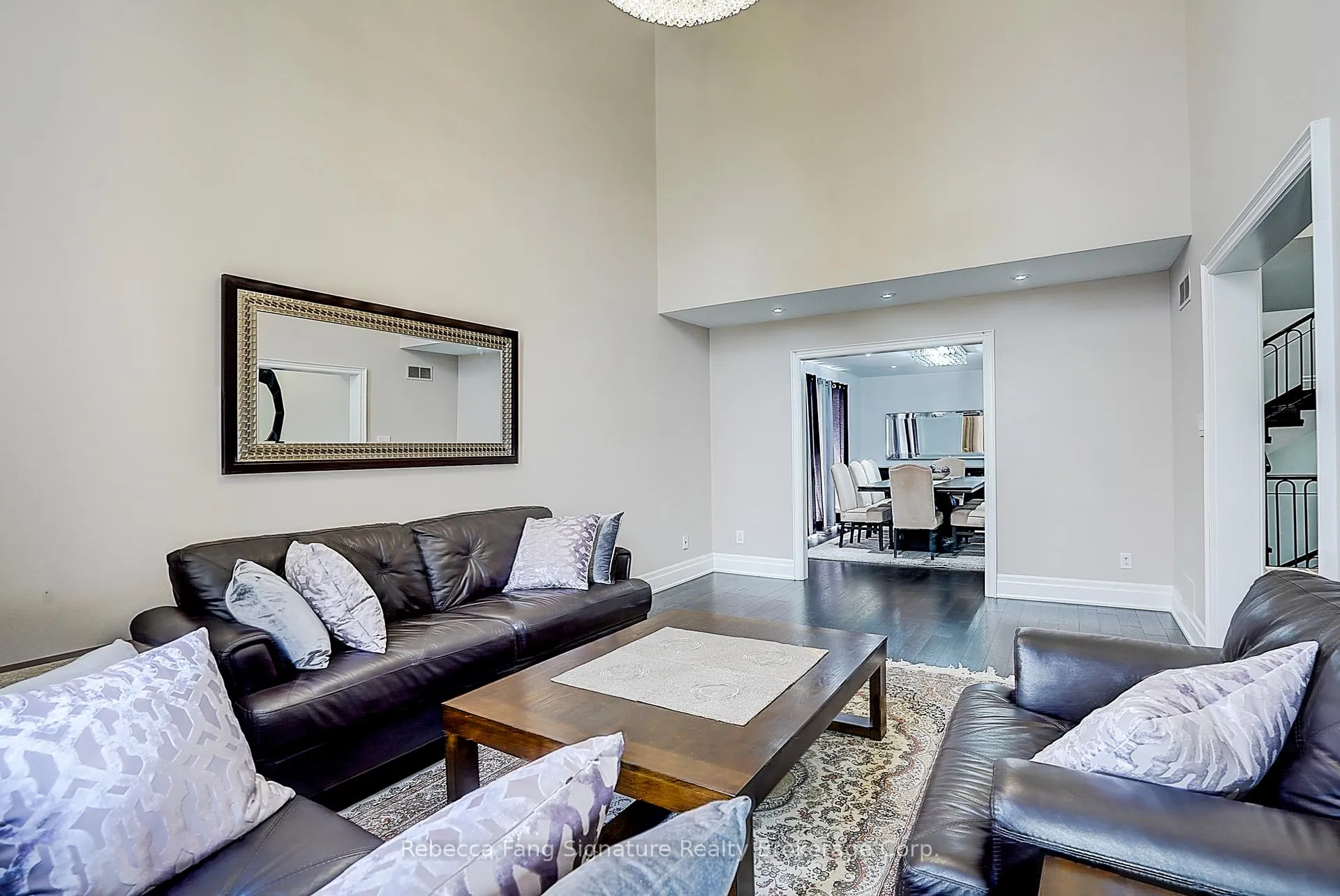Photo 8 of 76 Oakdale Road, Vaughan, Maple — HOMEH
