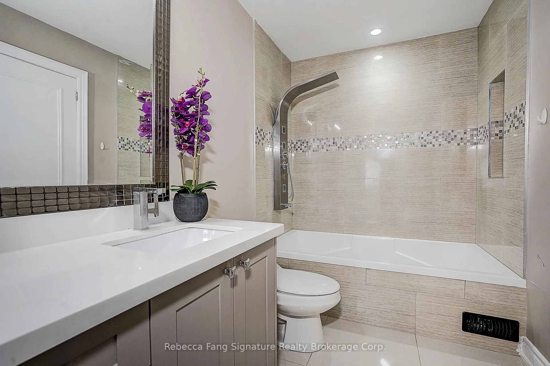 Photo 34 of 76 Oakdale Road, Vaughan, Maple — HOMEH