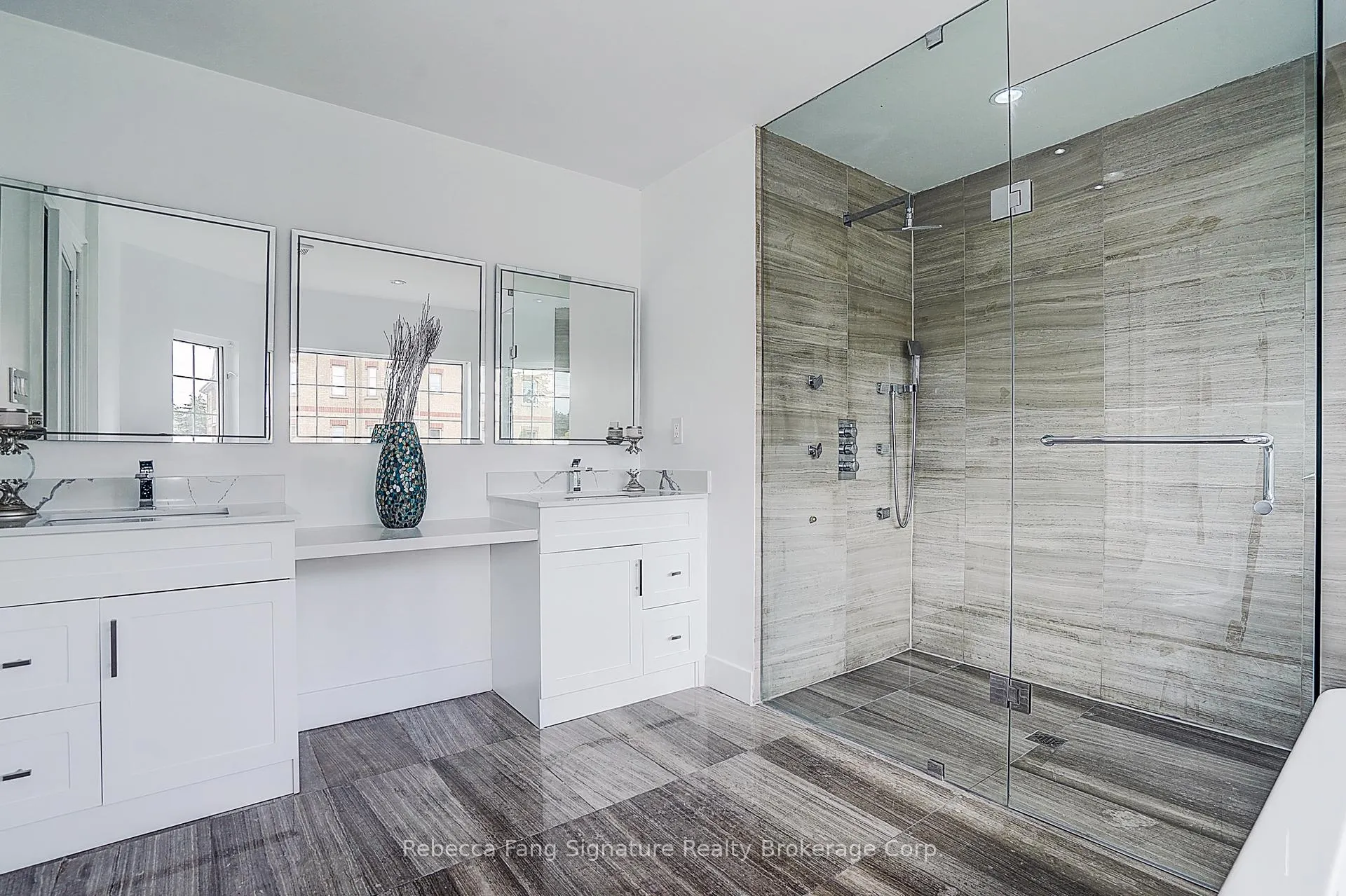 Photo 37 of 76 Oakdale Road, Vaughan, Maple — HOMEH