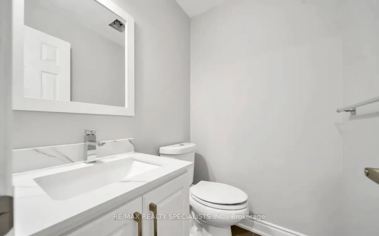Photo 11 of 31 Bramcedar Crescent, Brampton, Northwest Sandalwood Parkway — HOMEH