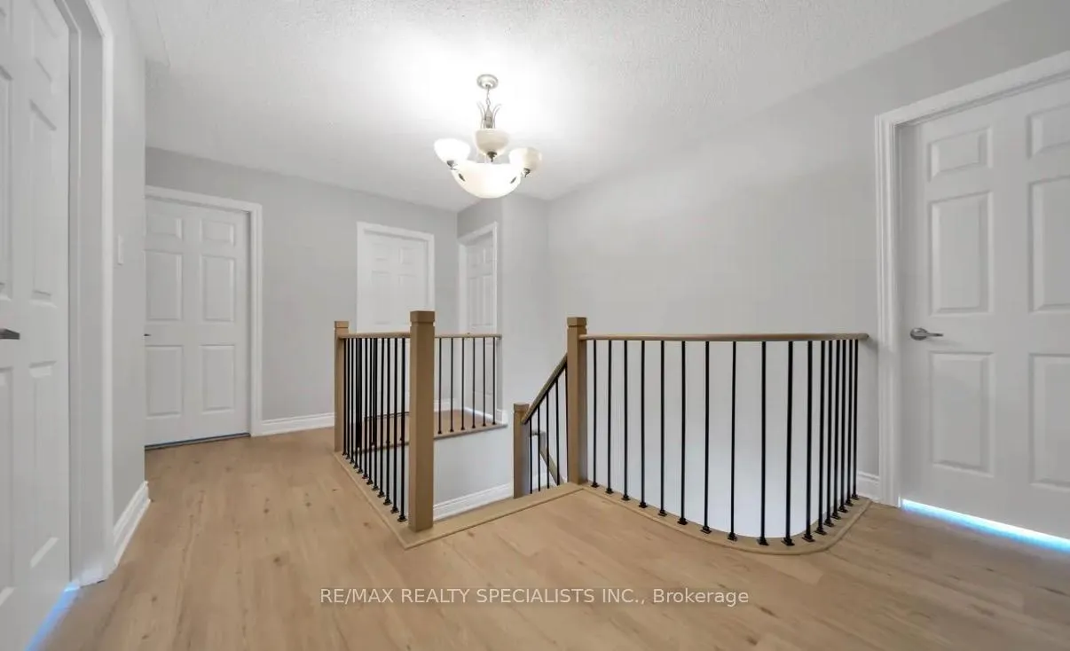 Photo 18 of 31 Bramcedar Crescent, Brampton, Northwest Sandalwood Parkway — HOMEH