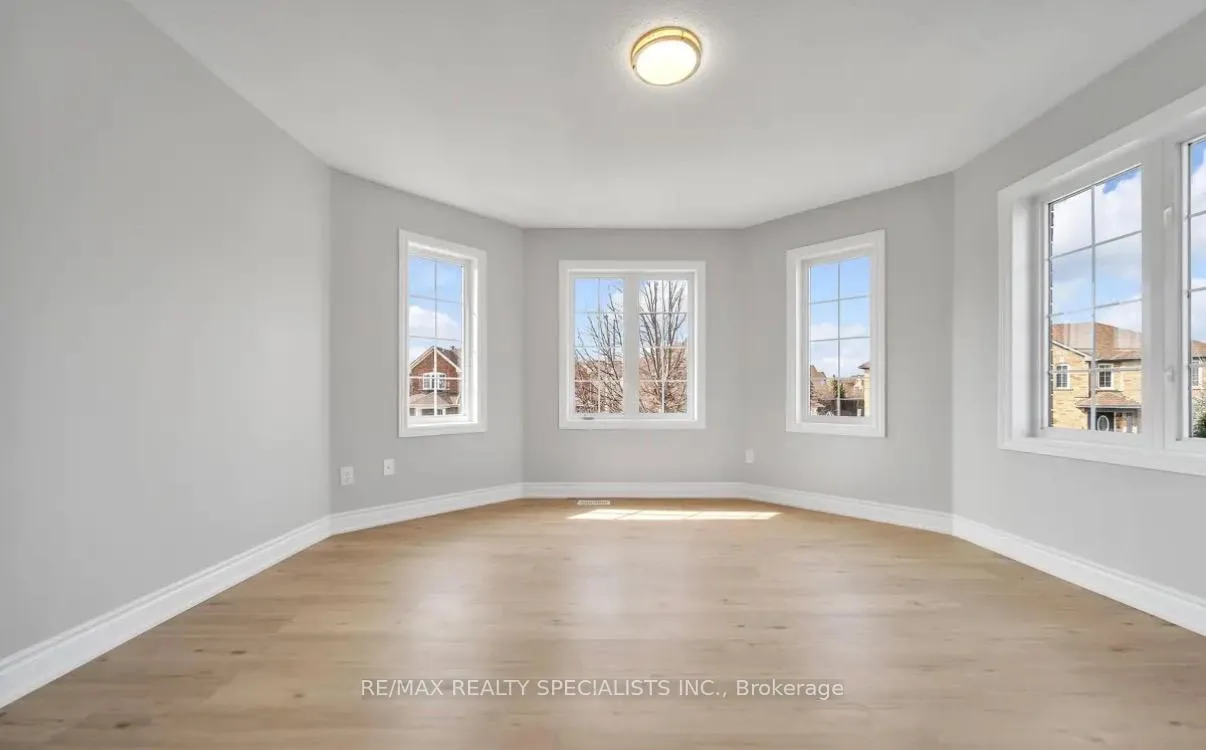 Photo 20 of 31 Bramcedar Crescent, Brampton, Northwest Sandalwood Parkway — HOMEH