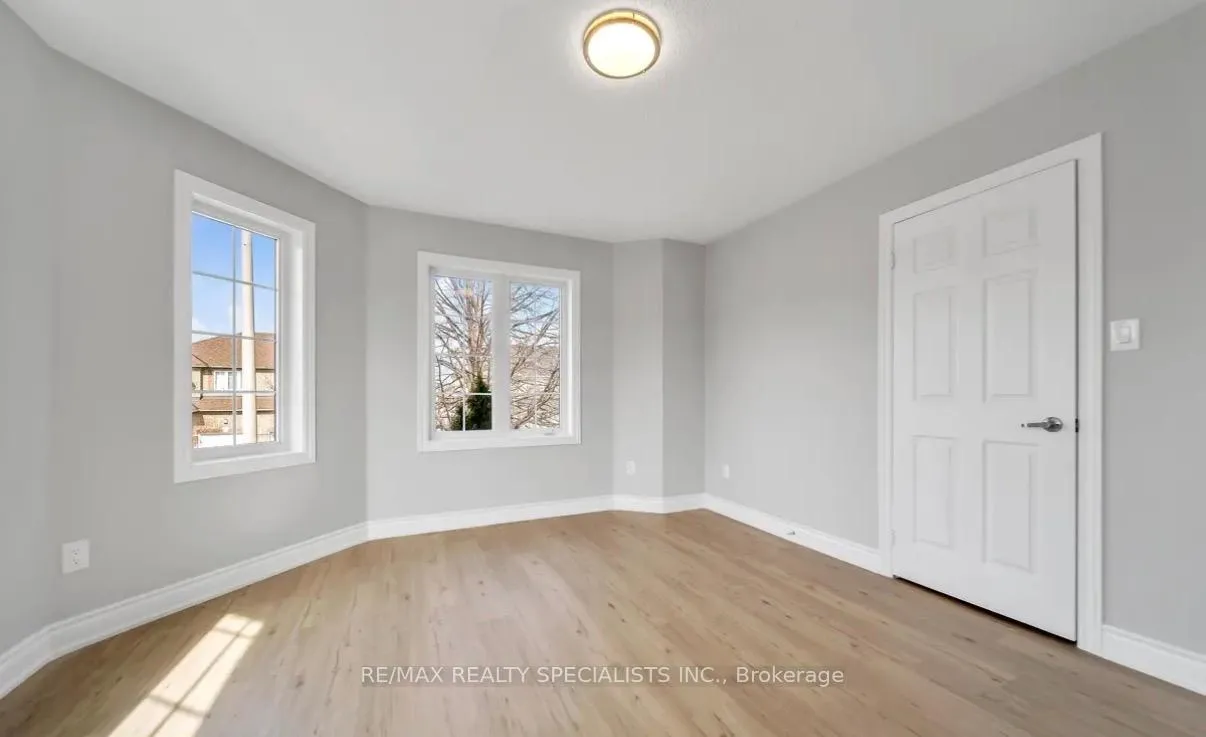 Photo 21 of 31 Bramcedar Crescent, Brampton, Northwest Sandalwood Parkway — HOMEH