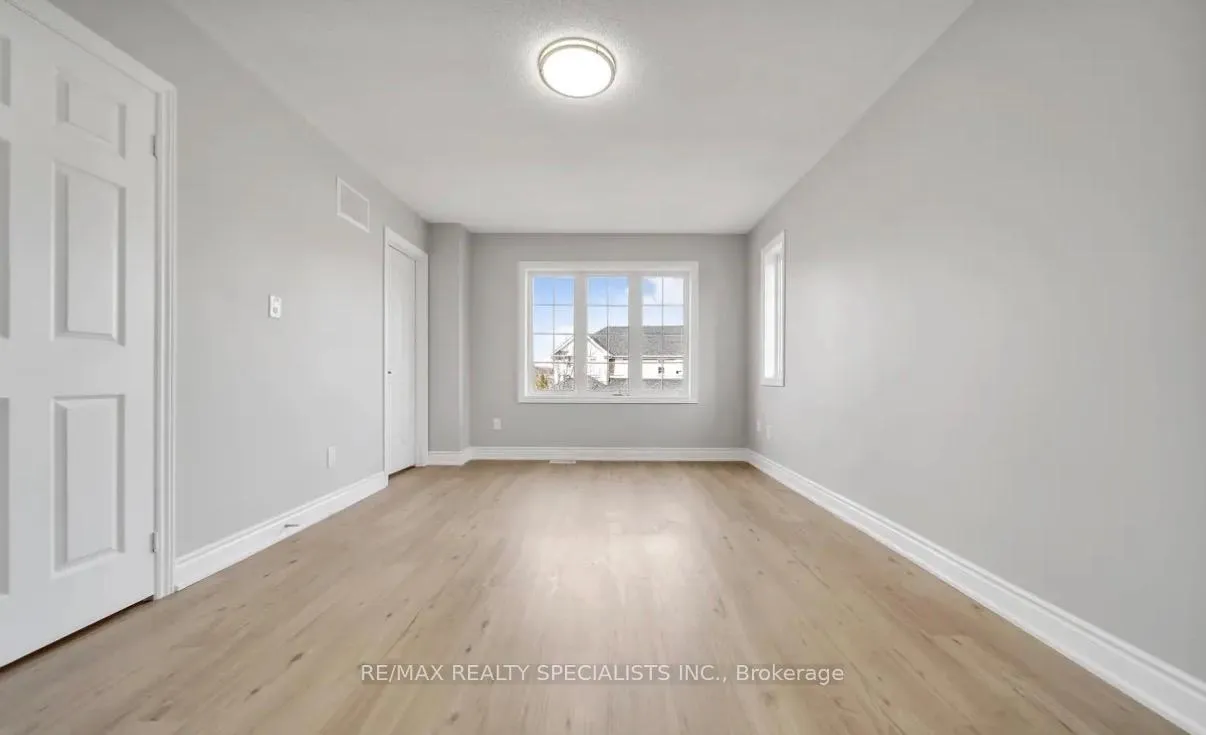 Photo 22 of 31 Bramcedar Crescent, Brampton, Northwest Sandalwood Parkway — HOMEH