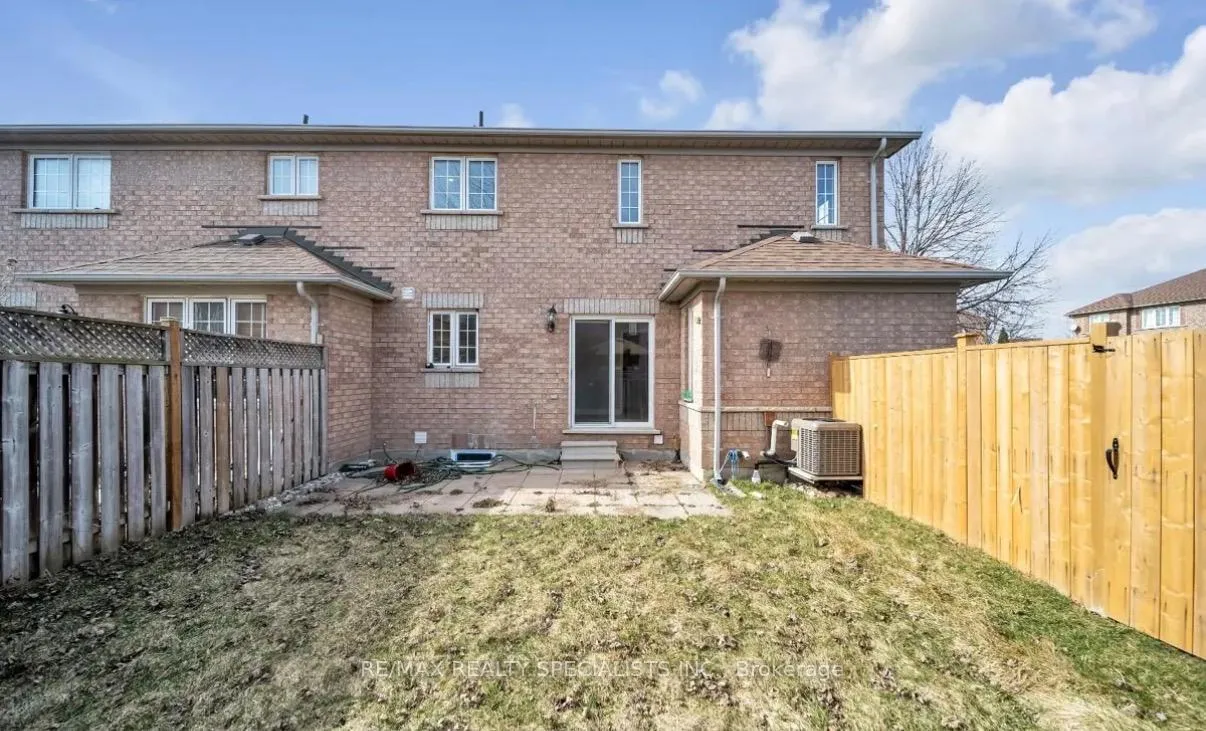 Photo 26 of 31 Bramcedar Crescent, Brampton, Northwest Sandalwood Parkway — HOMEH