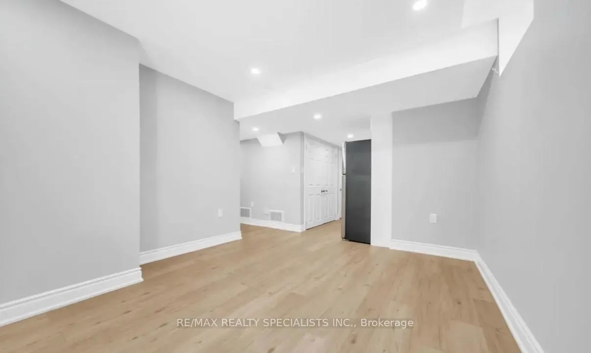 Photo 30 of 31 Bramcedar Crescent, Brampton, Northwest Sandalwood Parkway — HOMEH
