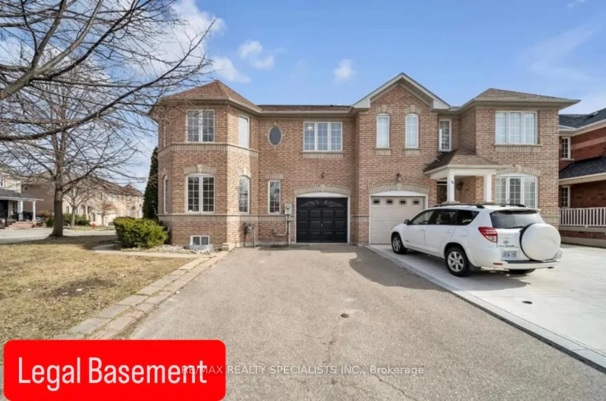 Photo 2 of 31 Bramcedar Crescent, Brampton, Northwest Sandalwood Parkway — HOMEH