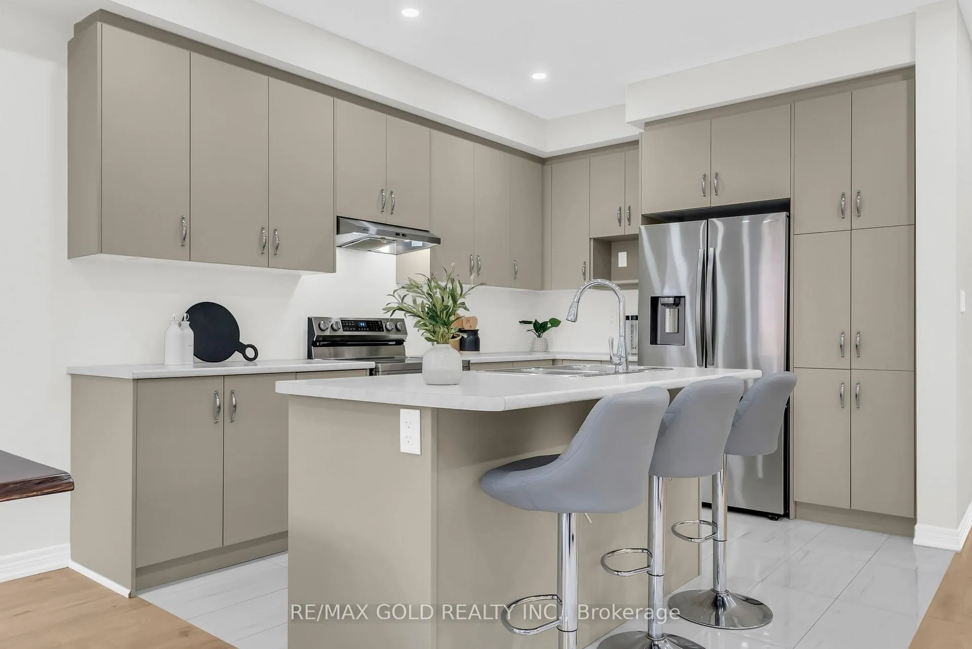 Photo 10 of 2007 Verne Bowen Street, Oshawa, Kedron — HOMEH