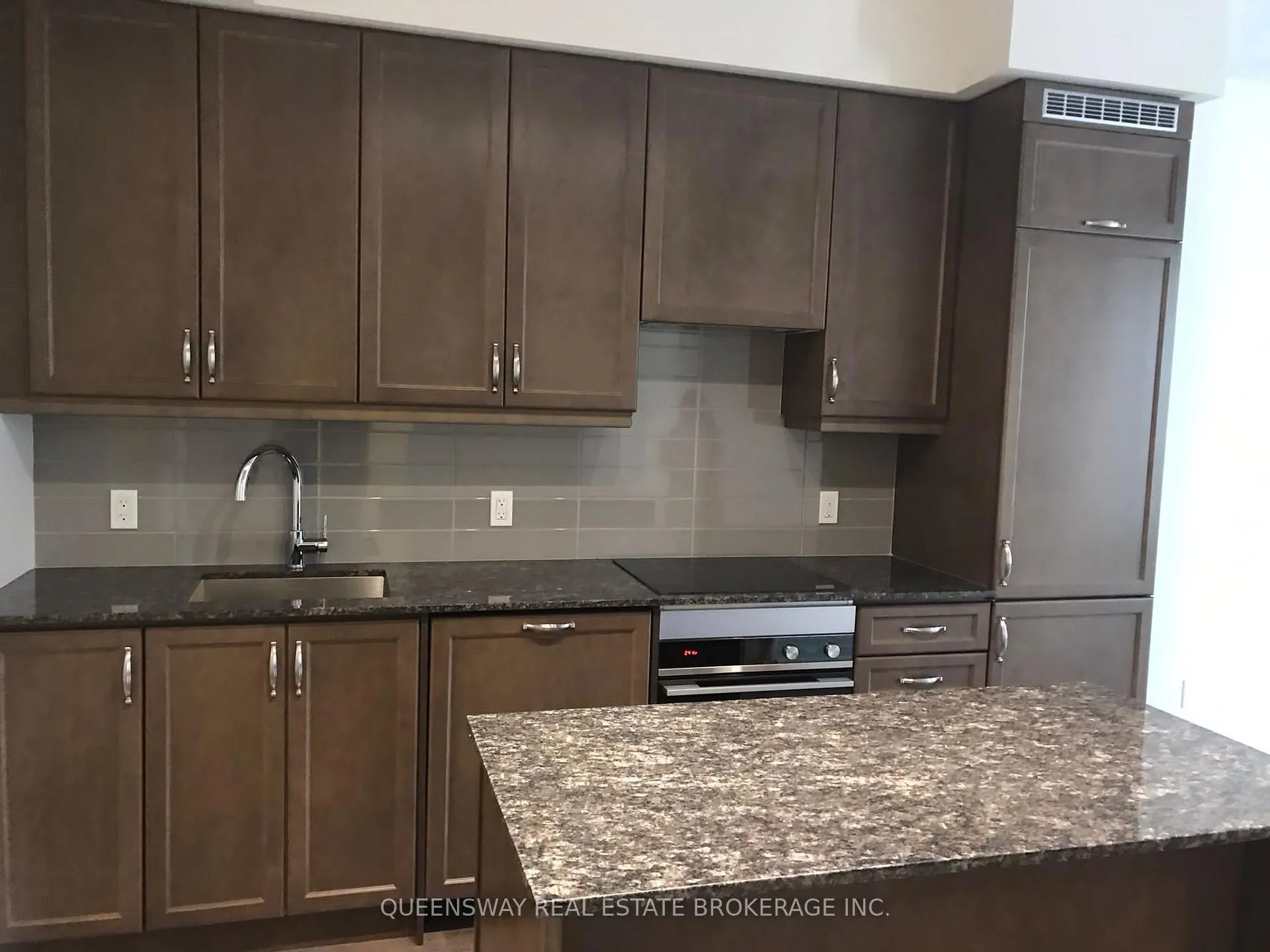 Photo 3 of Unit 406, 9085 Jane Street S, Vaughan, Concord — HOMEH