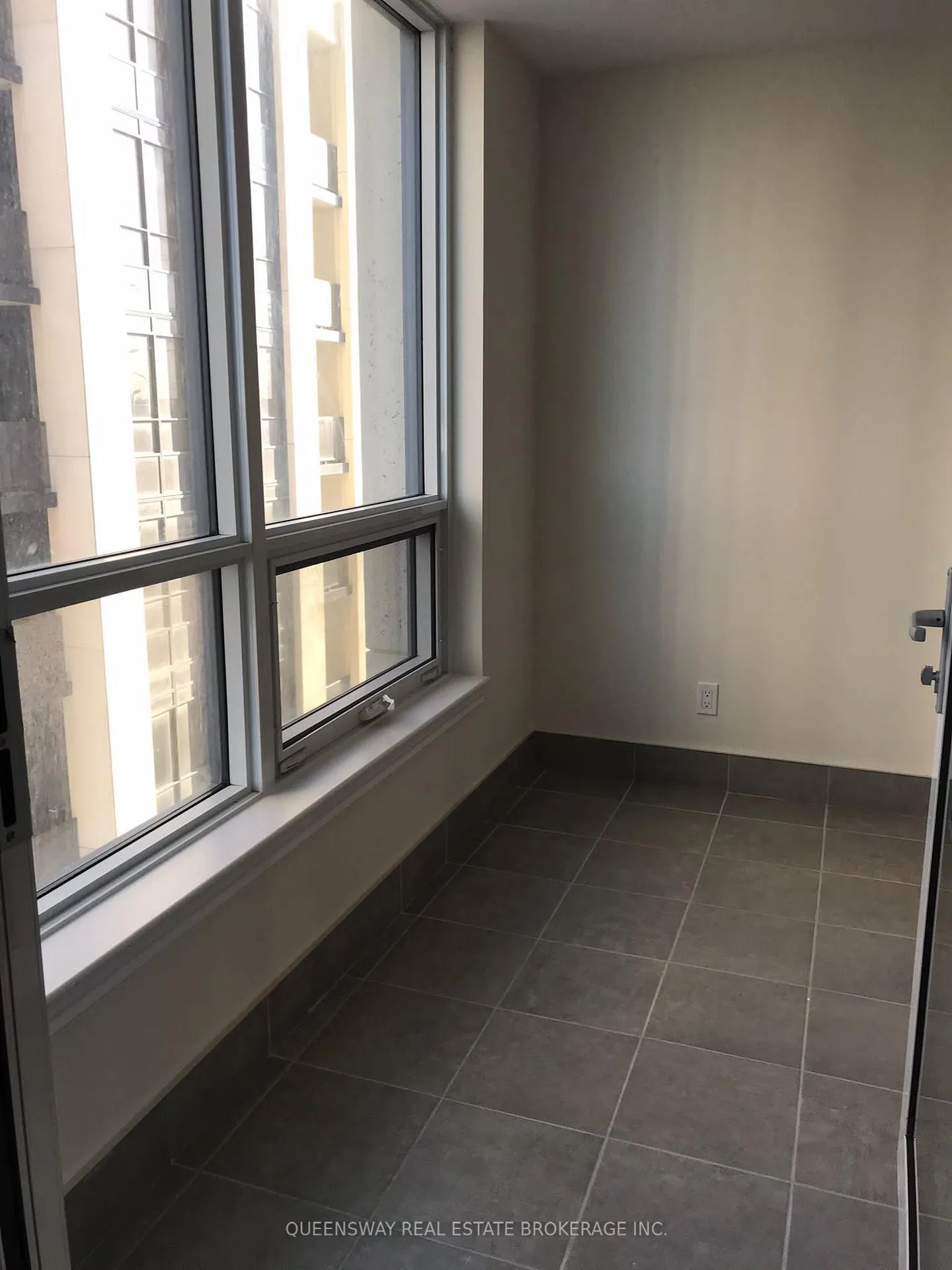 Photo 9 of Unit 406, 9085 Jane Street S, Vaughan, Concord — HOMEH