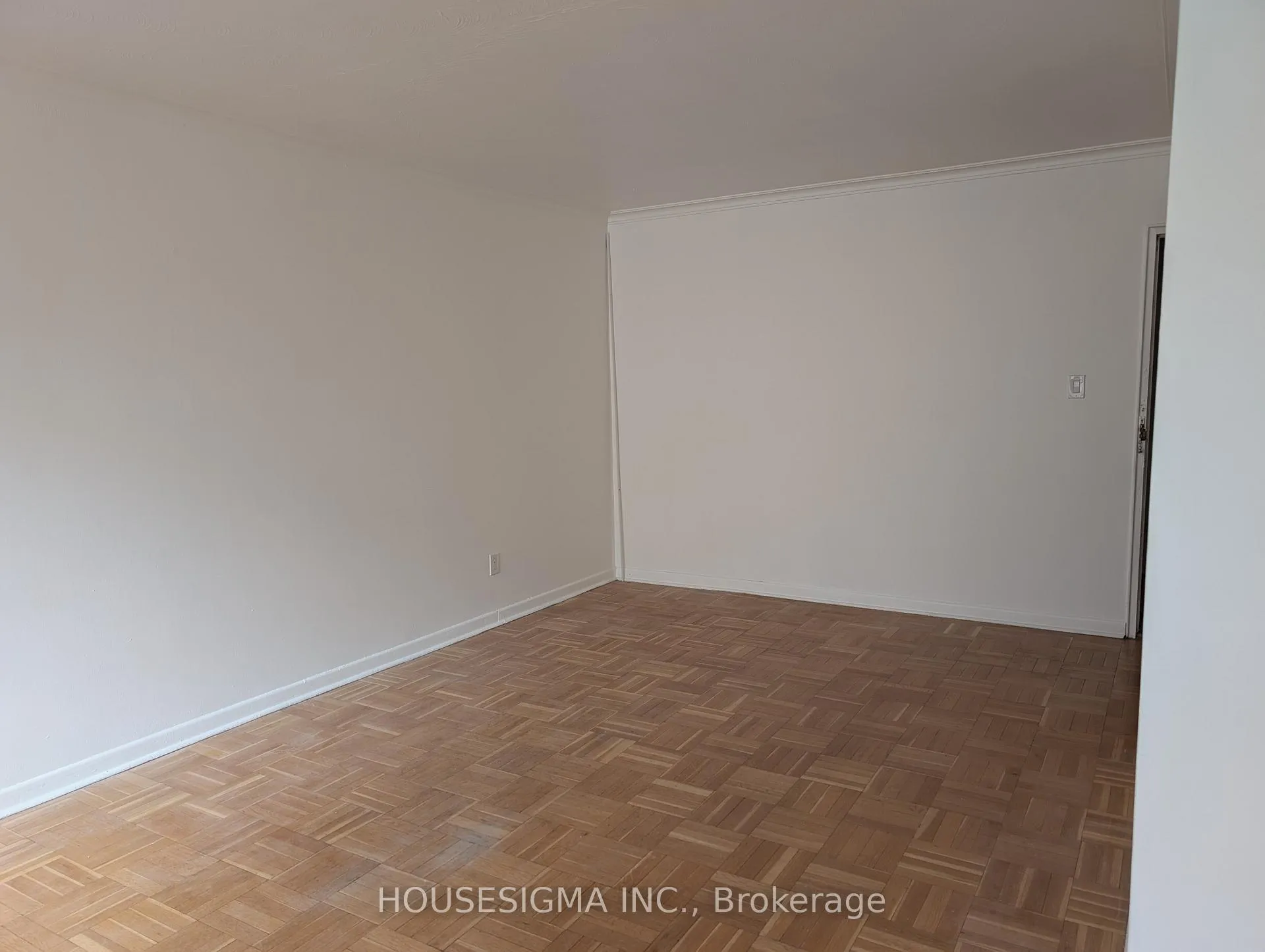 Photo 6 of 117 Cosburn Avenue, Toronto, Danforth Village-East York — HOMEH