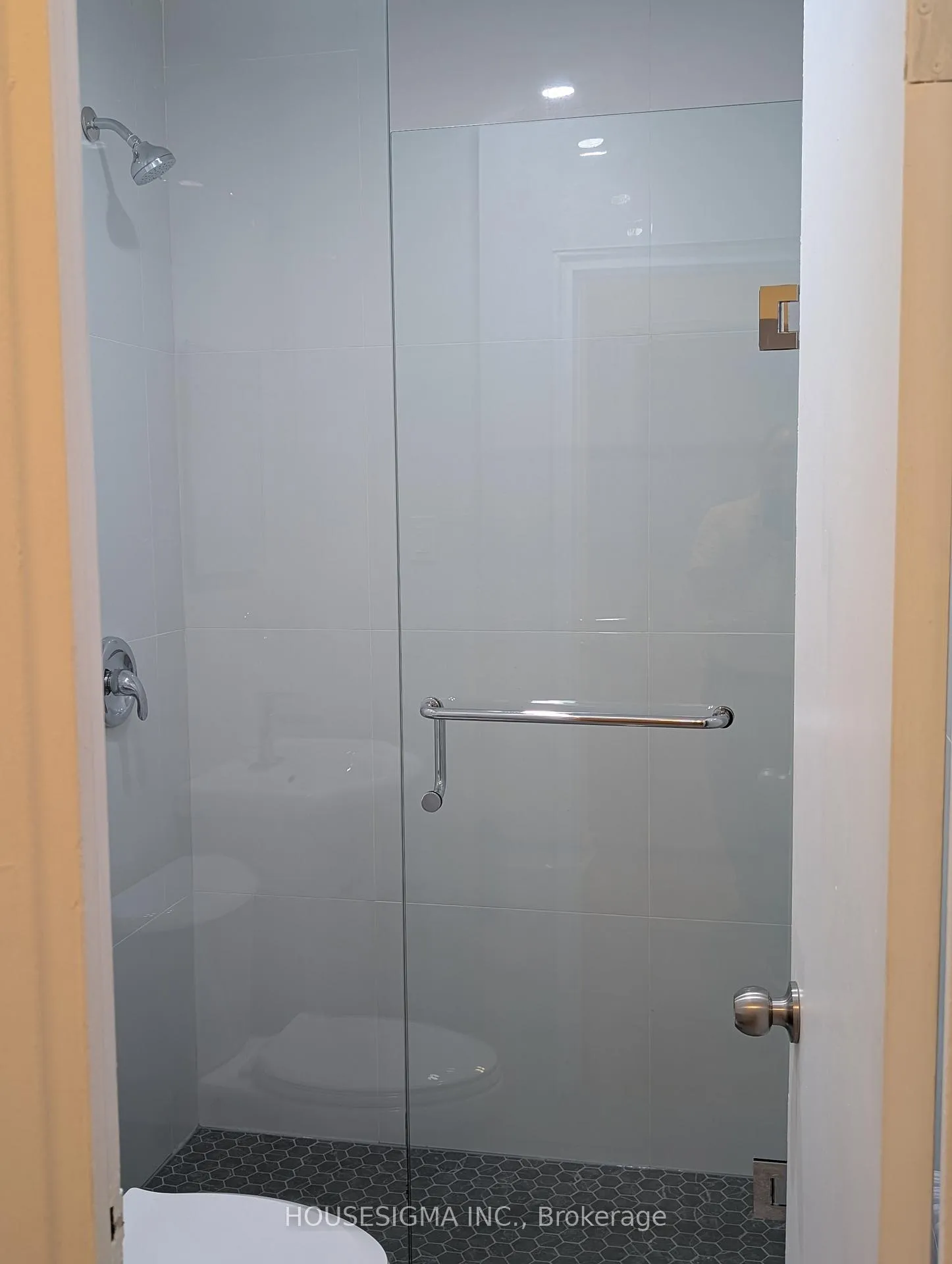 Photo 10 of 117 Cosburn Avenue, Toronto, Danforth Village-East York — HOMEH