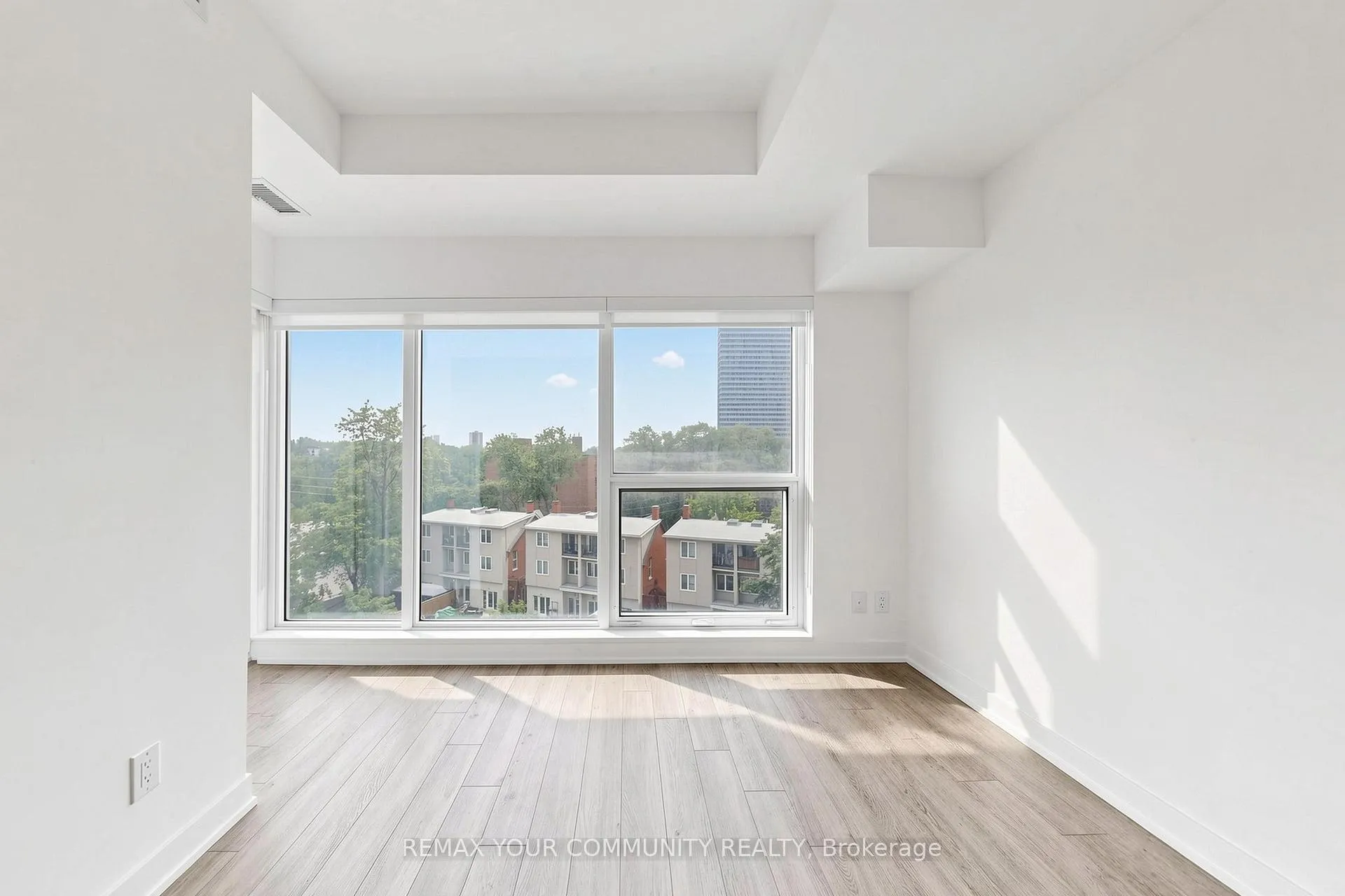 Photo 7 of Unit 507, 609 Sherbourne Street E, Toronto, North St. James Town — HOMEH
