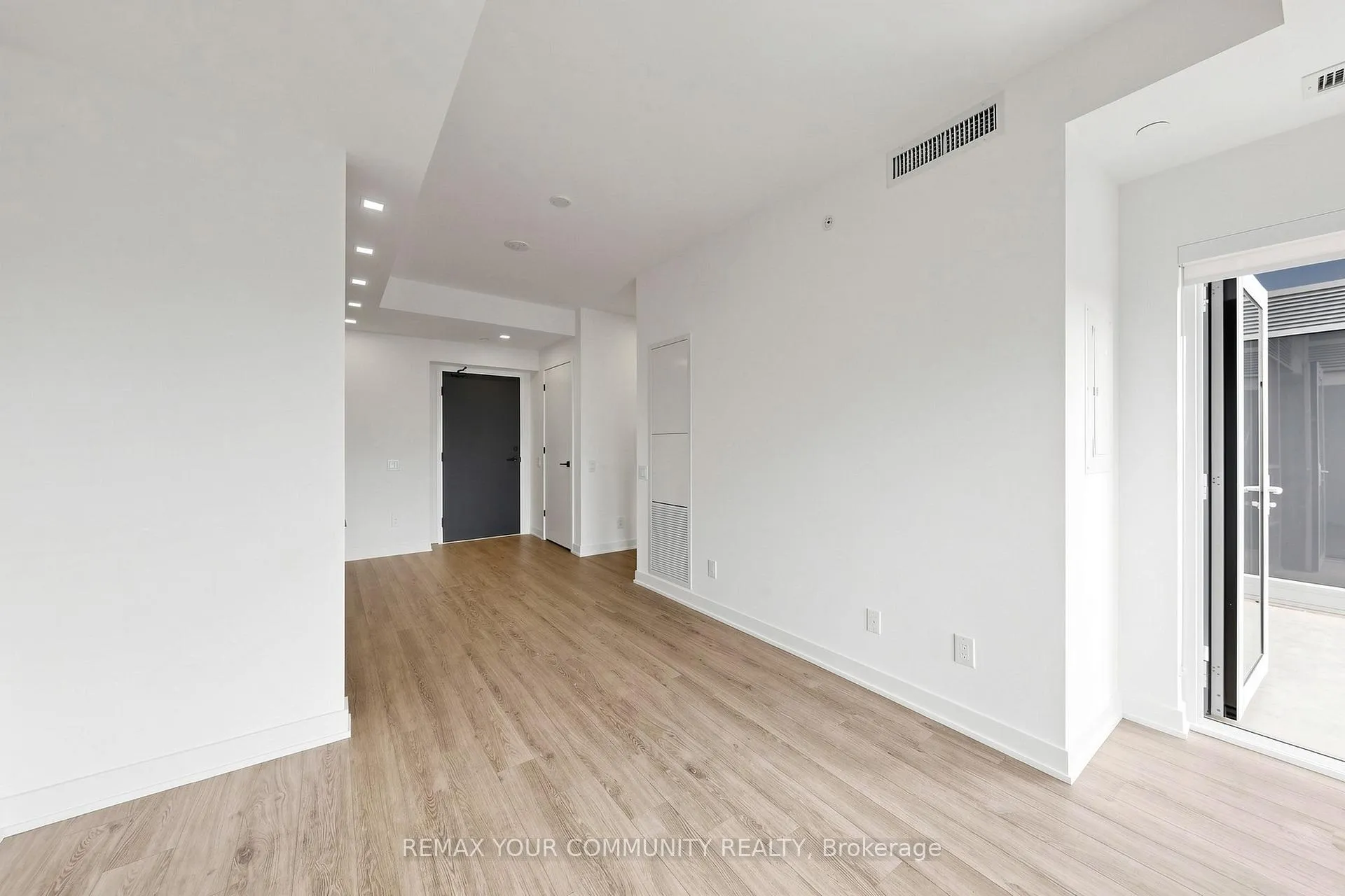 Photo 9 of Unit 507, 609 Sherbourne Street E, Toronto, North St. James Town — HOMEH