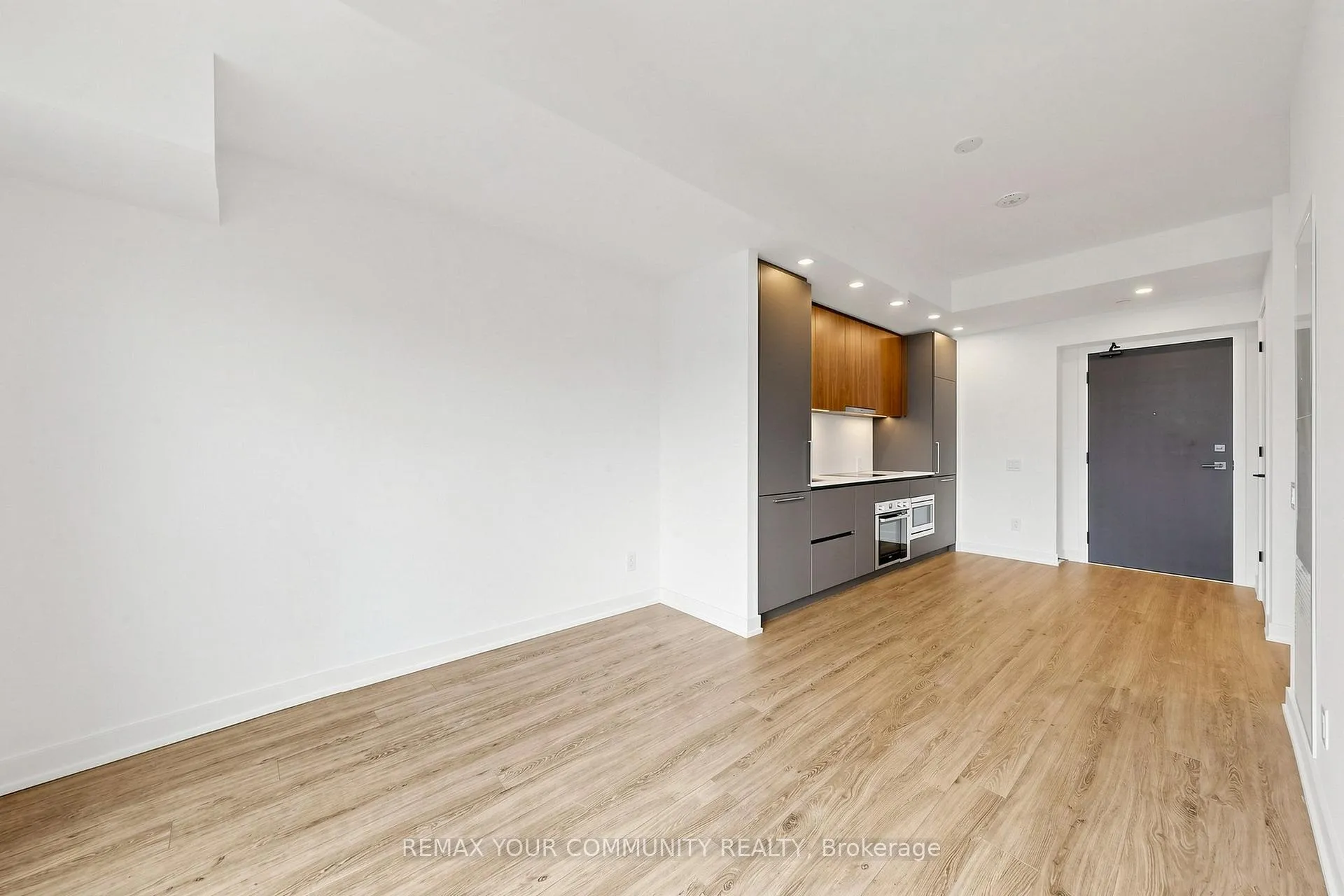 Photo 10 of Unit 507, 609 Sherbourne Street E, Toronto, North St. James Town — HOMEH