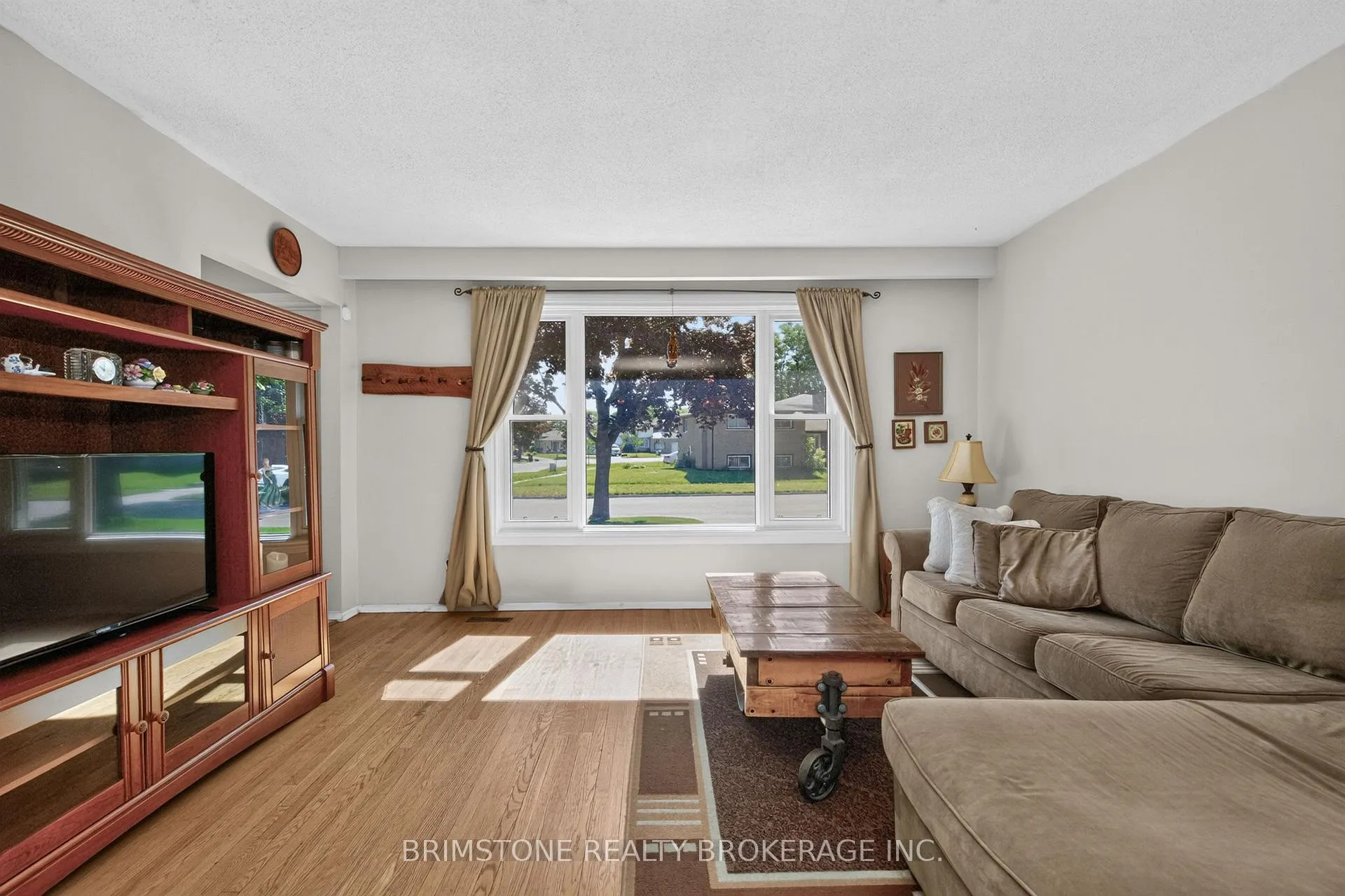 Photo 9 of 22 Lonsdale Place, Barrie, Grove East — HOMEH