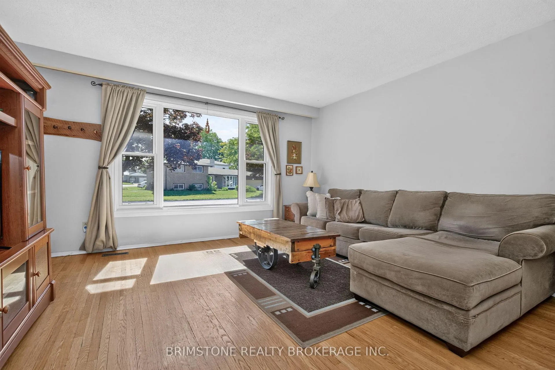 Photo 10 of 22 Lonsdale Place, Barrie, Grove East — HOMEH