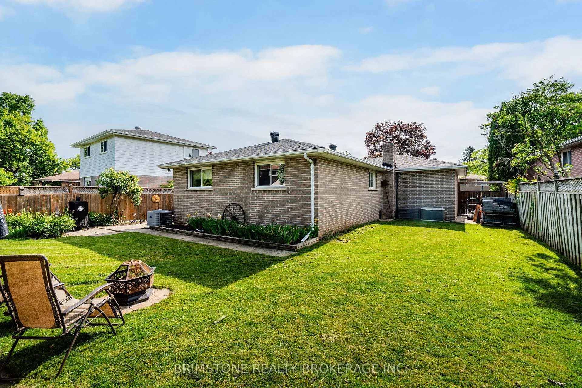 Photo 33 of 22 Lonsdale Place, Barrie, Grove East — HOMEH
