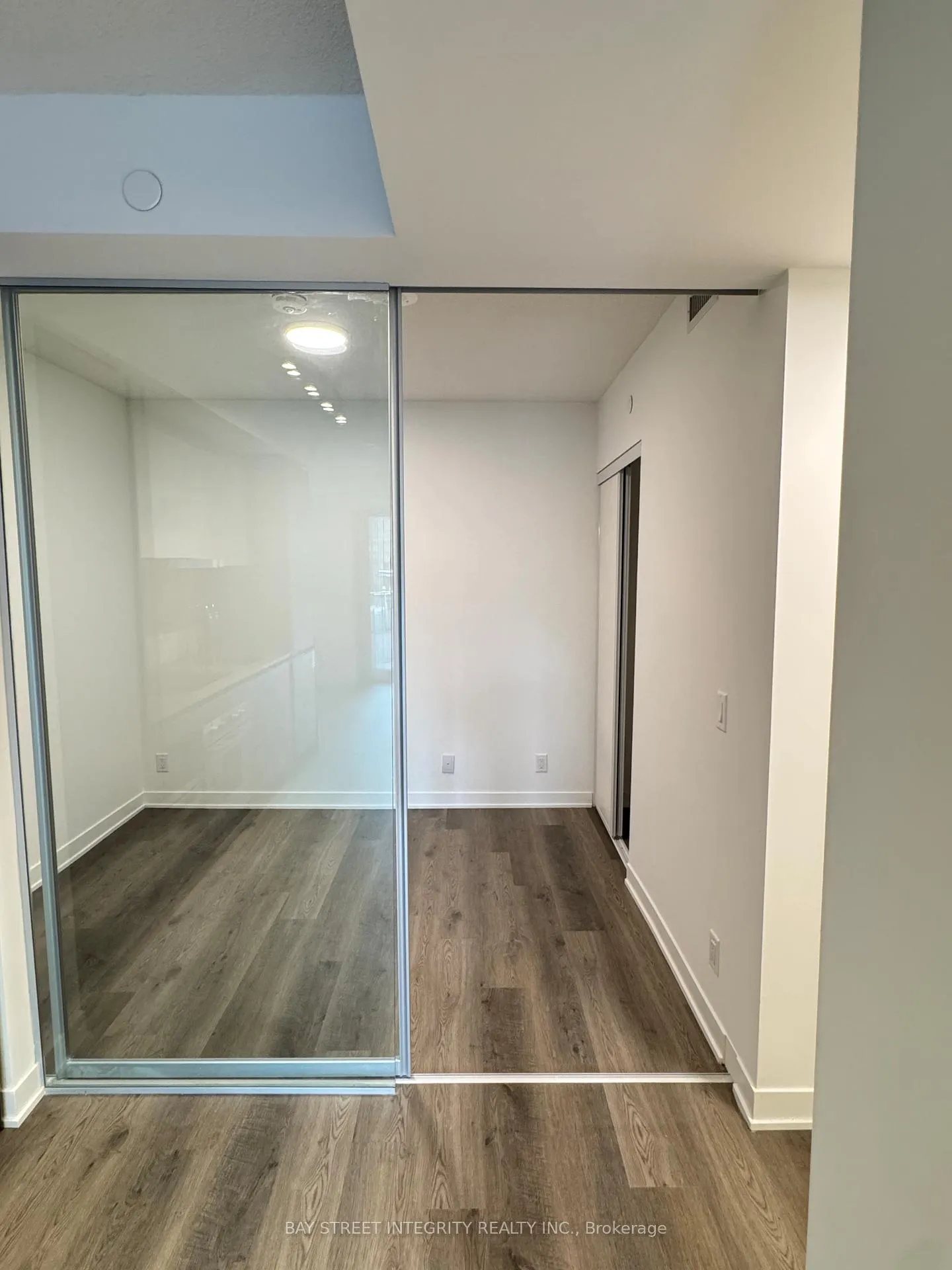 Photo 5 of Unit 803, 180 Front Street E, Toronto, Moss Park — HOMEH