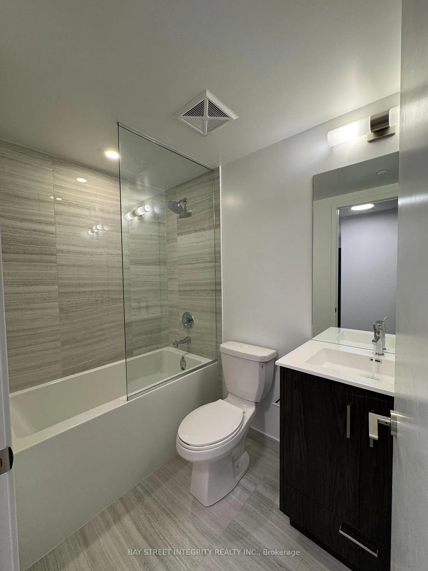 Photo 6 of Unit 803, 180 Front Street E, Toronto, Moss Park — HOMEH