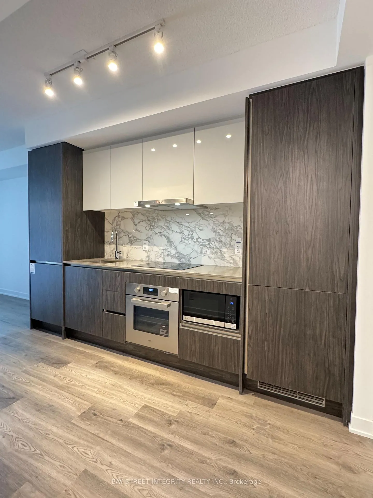Photo 10 of Unit 803, 180 Front Street E, Toronto, Moss Park — HOMEH