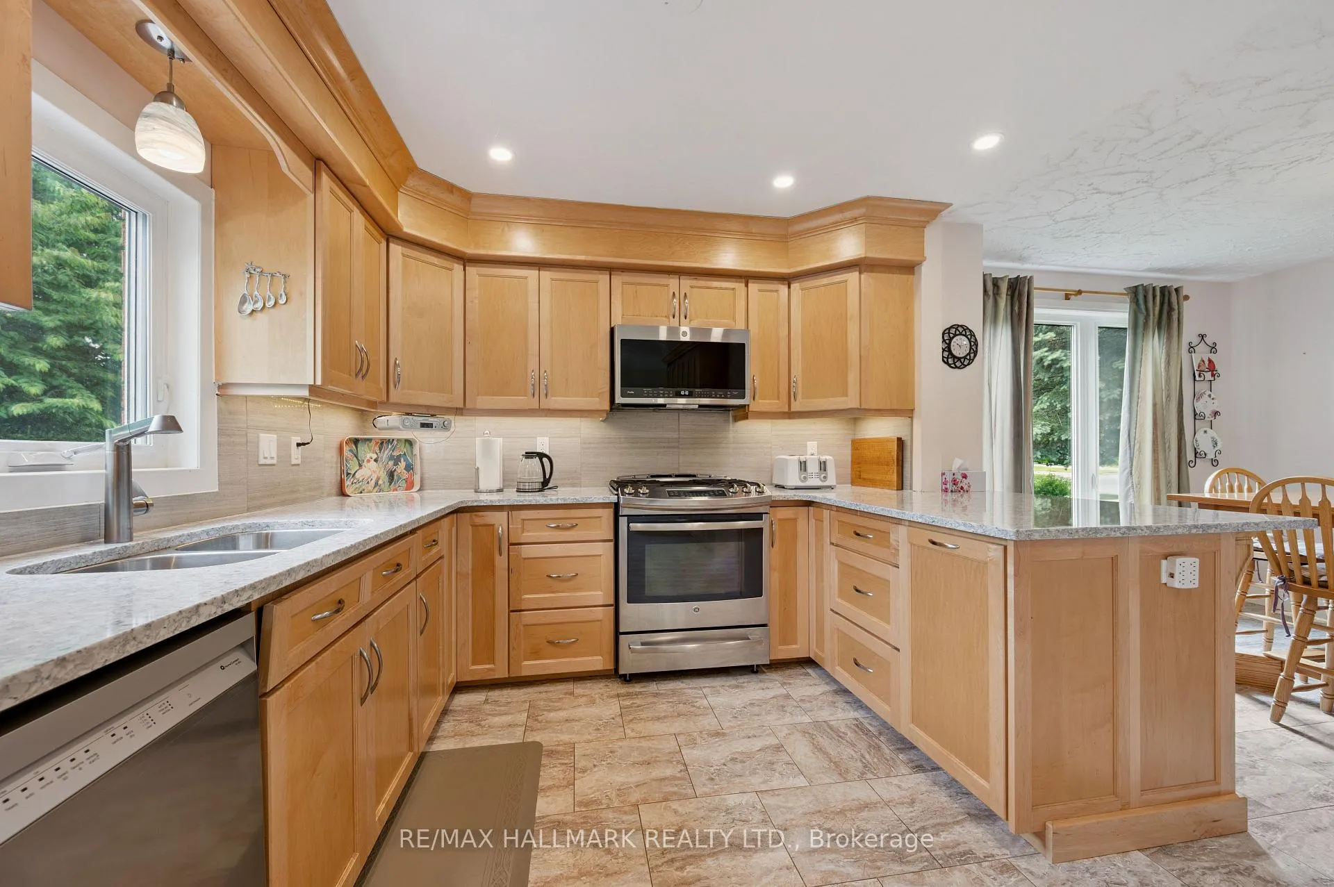 Photo 11 of 47 Dundee Avenue, Wilmot, New Dundee — HOMEH