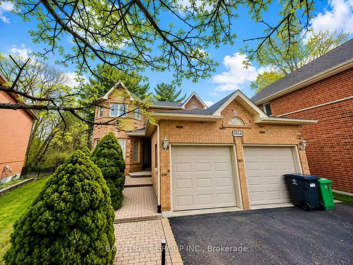Front of 1054 Chateau Court