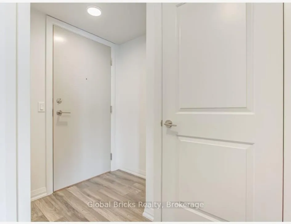 Photo 2 of Unit 1702, 30 Meadowglen Place, Scarborough, Woburn — HOMEH