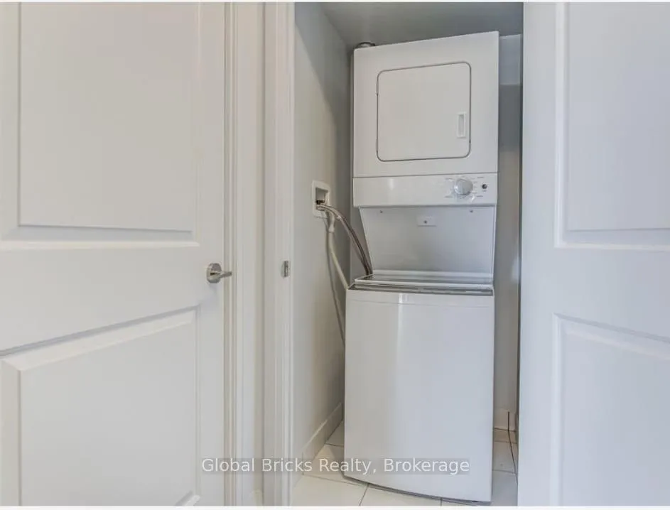 Photo 15 of Unit 1702, 30 Meadowglen Place, Scarborough, Woburn — HOMEH