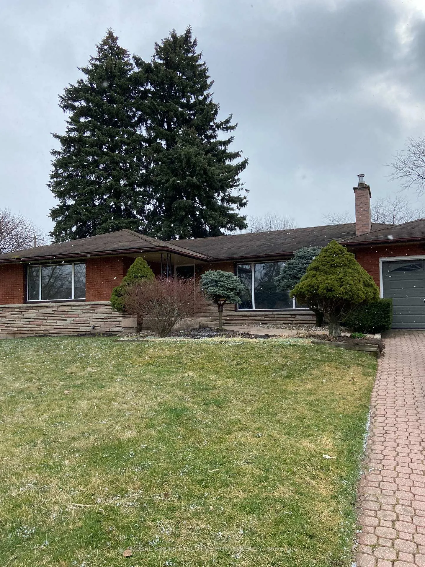 Photo 1 of 123 Seneca Drive, Hamilton, Ancaster — HOMEH