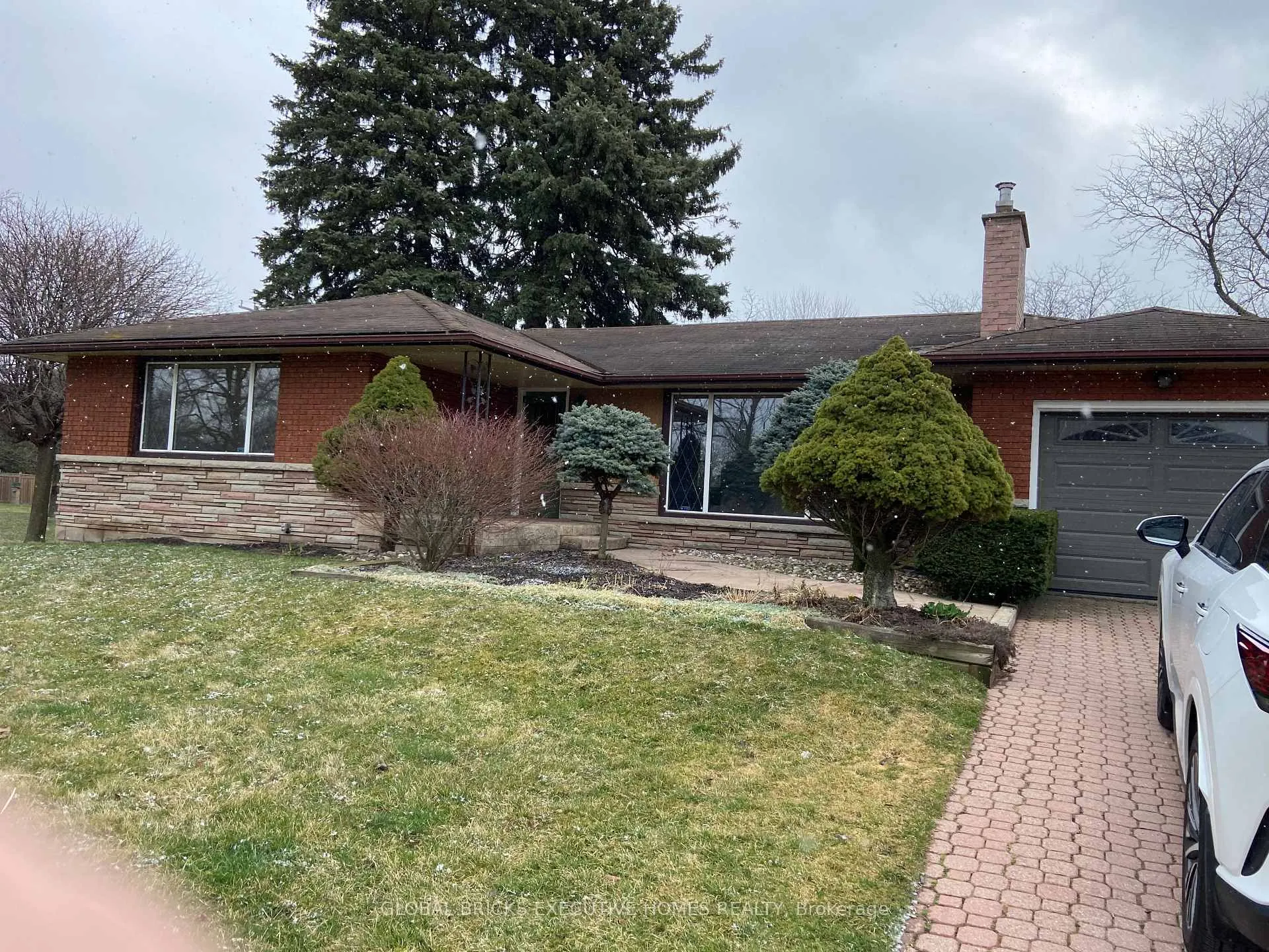 Photo 2 of 123 Seneca Drive, Hamilton, Ancaster — HOMEH