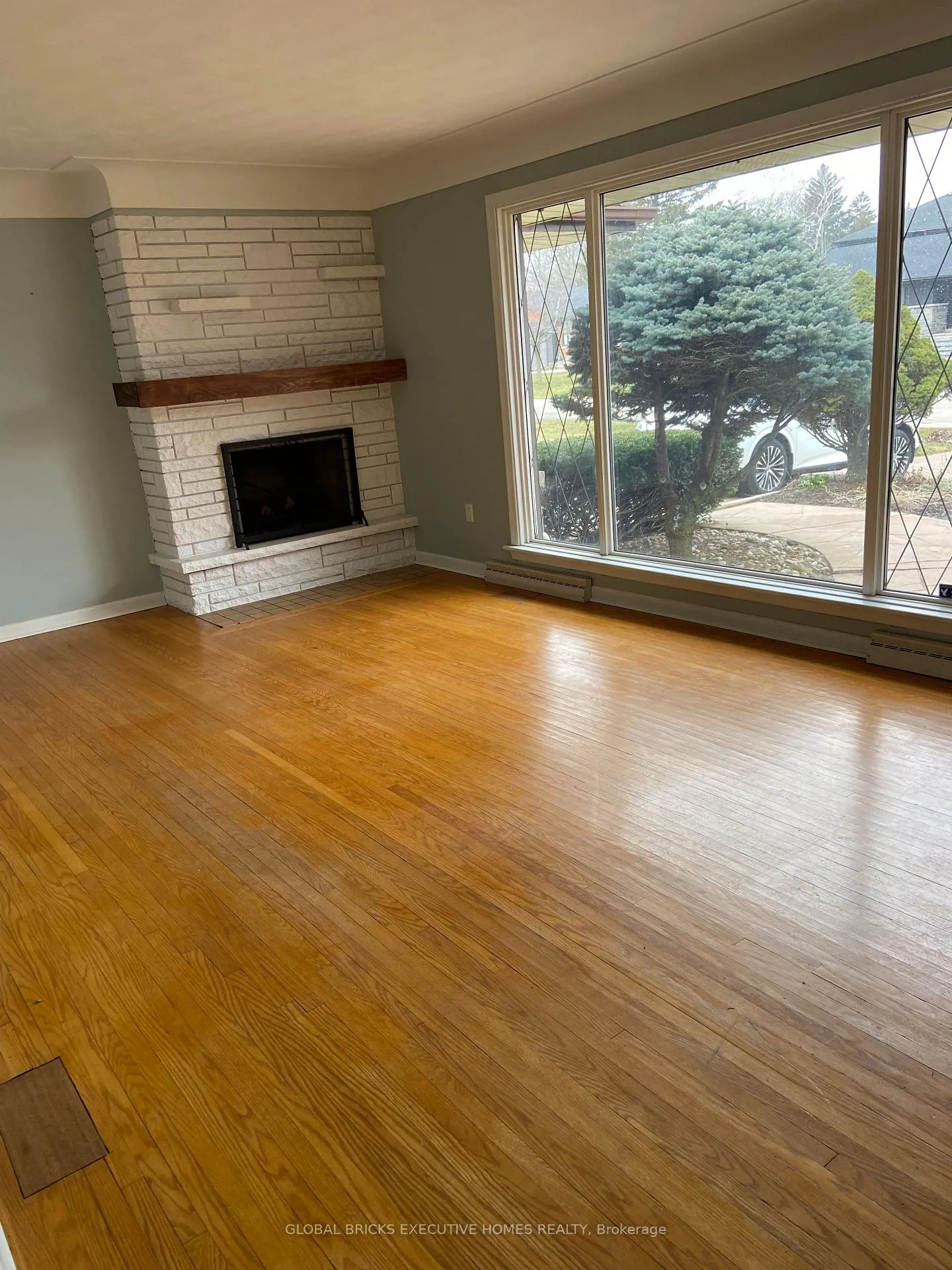 Photo 7 of 123 Seneca Drive, Hamilton, Ancaster — HOMEH
