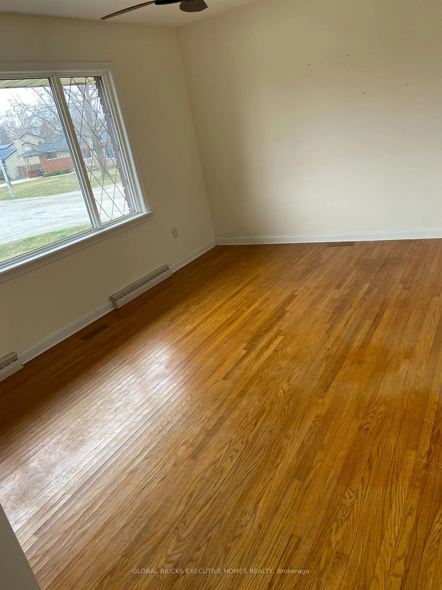 Photo 8 of 123 Seneca Drive, Hamilton, Ancaster — HOMEH