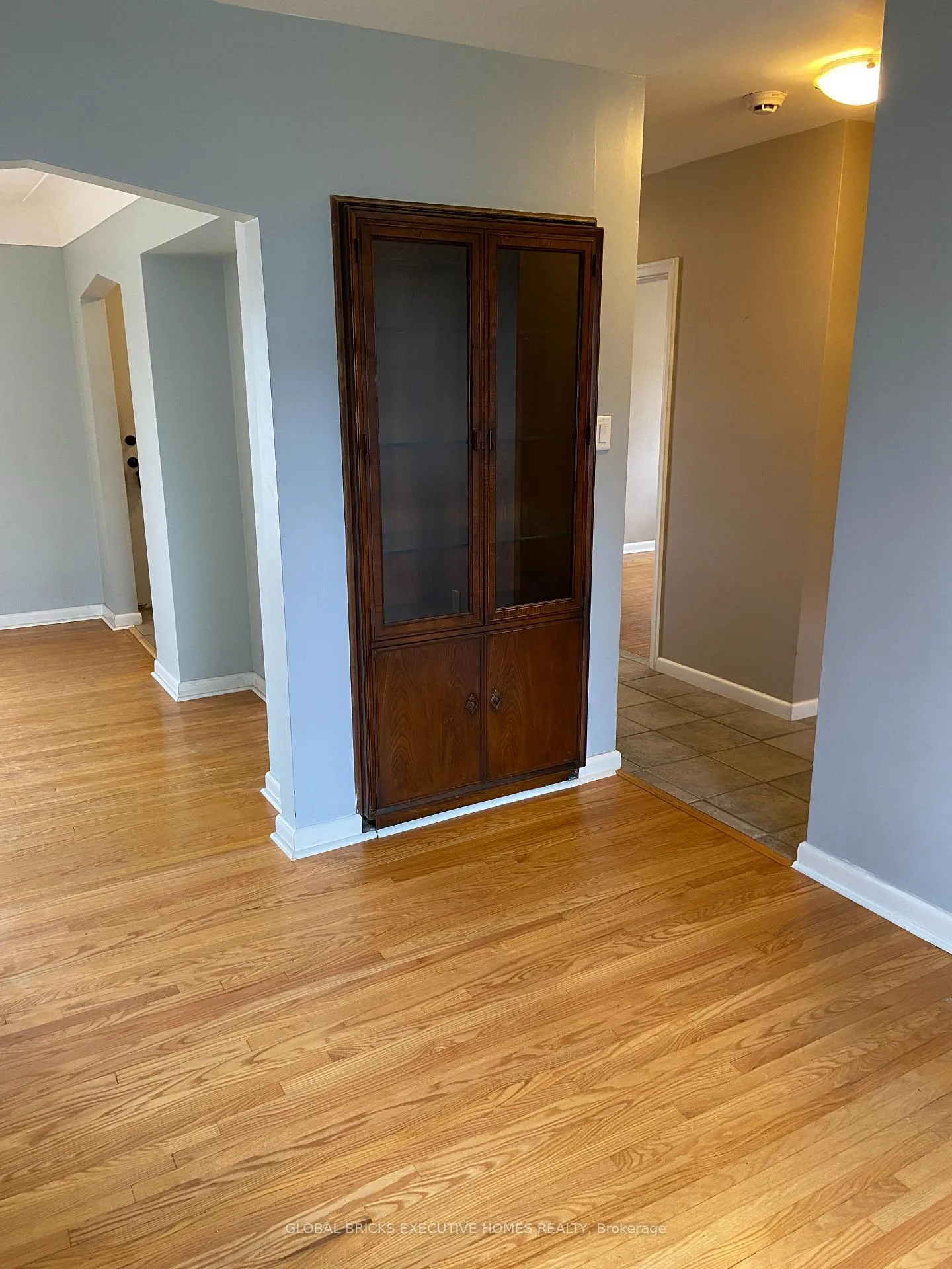 Photo 14 of 123 Seneca Drive, Hamilton, Ancaster — HOMEH