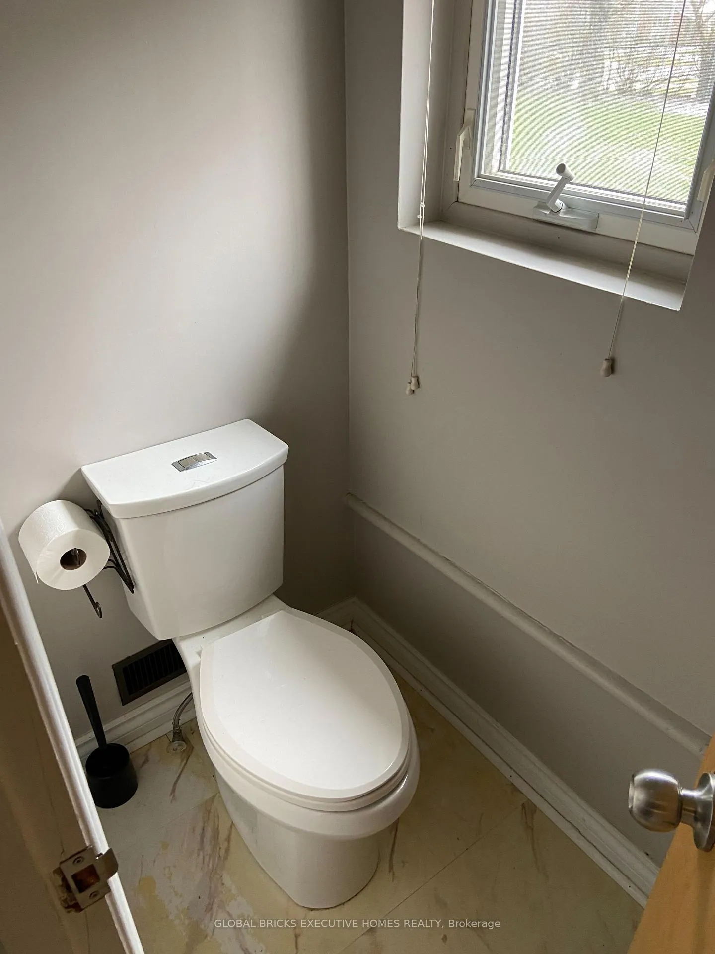 Photo 22 of 123 Seneca Drive, Hamilton, Ancaster — HOMEH