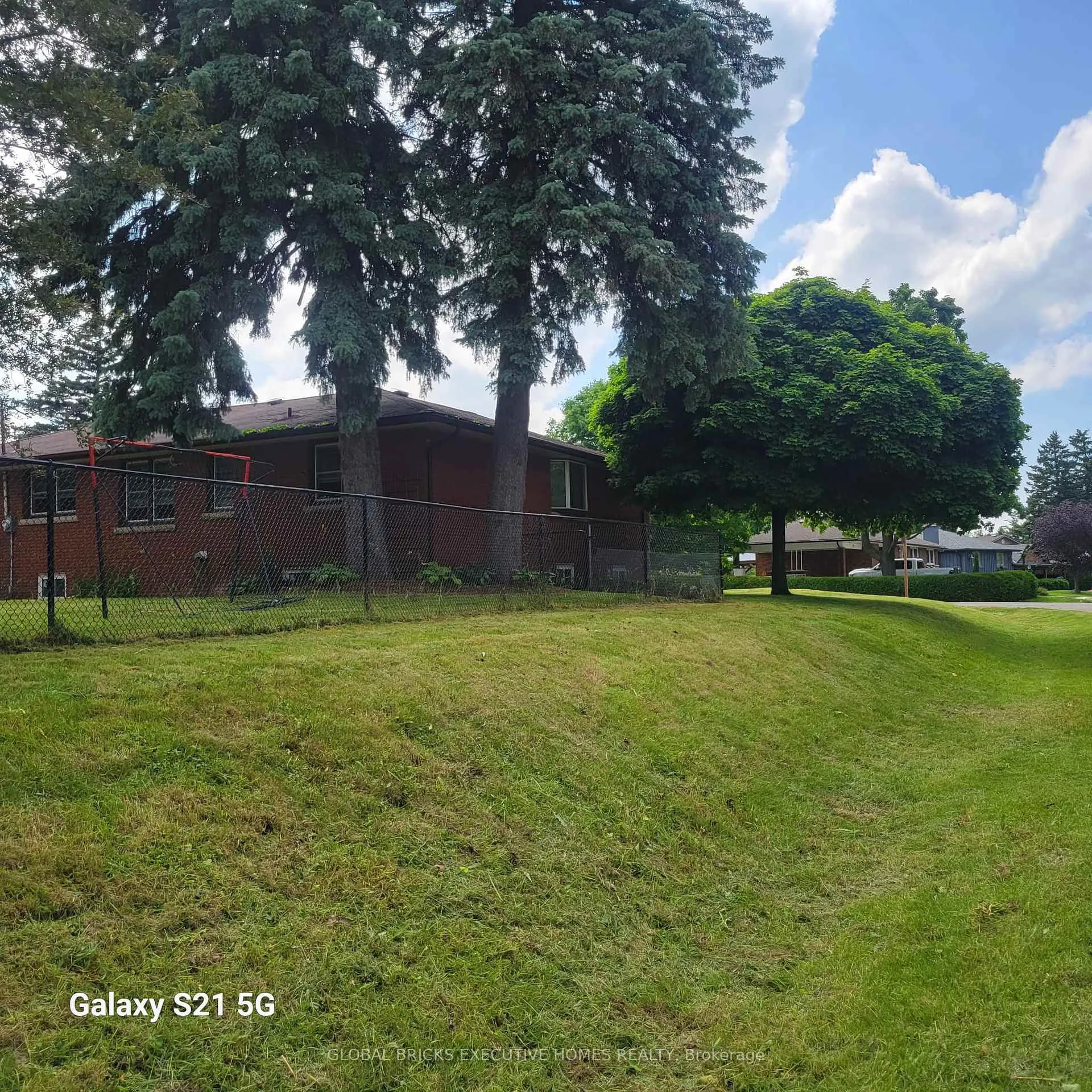 Photo 23 of 123 Seneca Drive, Hamilton, Ancaster — HOMEH