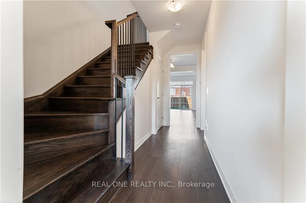 Photo 3 of 335 Raymond Road, Hamilton, Meadowlands — HOMEH