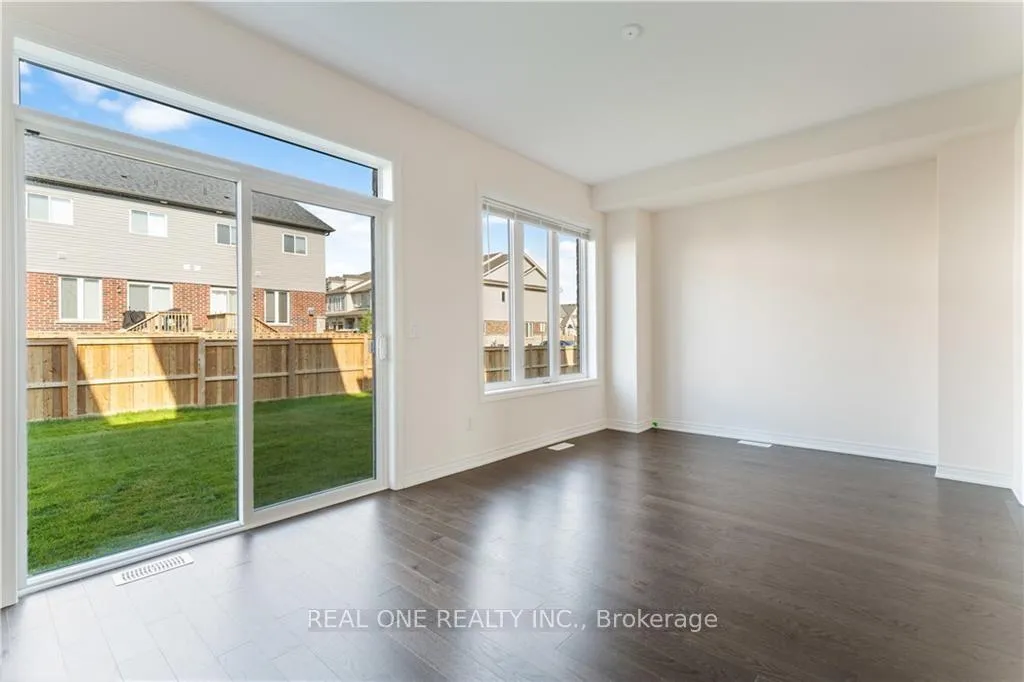 Photo 9 of 335 Raymond Road, Hamilton, Meadowlands — HOMEH