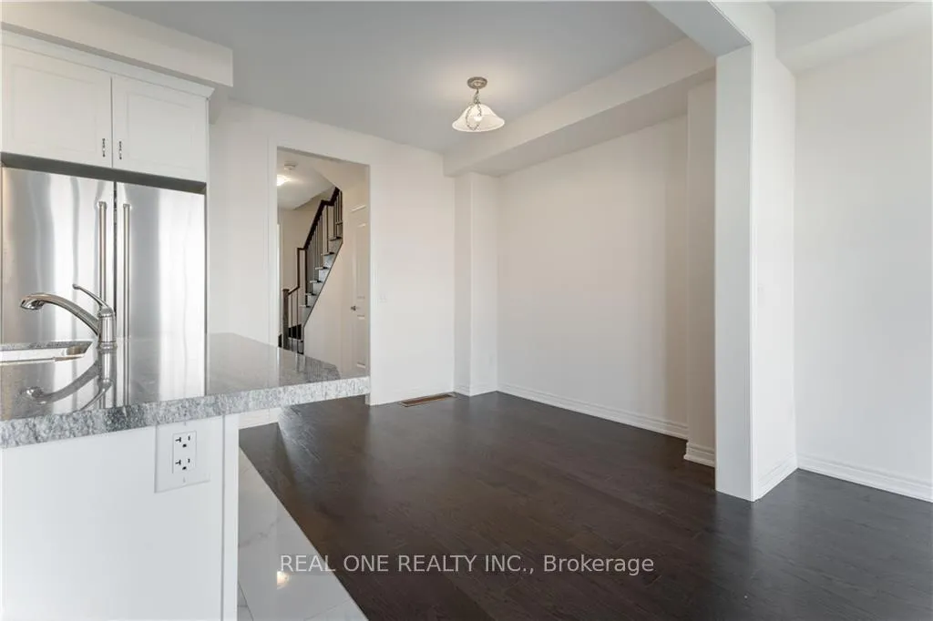 Photo 10 of 335 Raymond Road, Hamilton, Meadowlands — HOMEH