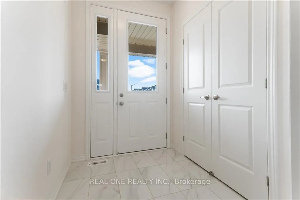 Photo 12 of 335 Raymond Road, Hamilton, Meadowlands — HOMEH