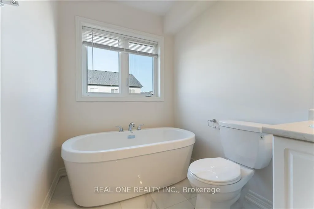 Photo 16 of 335 Raymond Road, Hamilton, Meadowlands — HOMEH