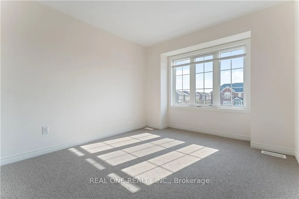 Photo 18 of 335 Raymond Road, Hamilton, Meadowlands — HOMEH