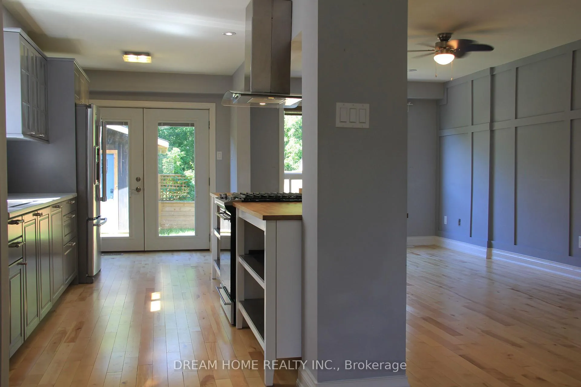 Photo 3 of 50 Pickett Crescent, Barrie, Painswick North — HOMEH