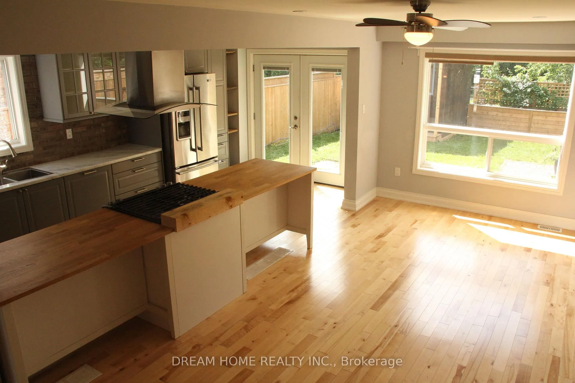 Photo 7 of 50 Pickett Crescent, Barrie, Painswick North — HOMEH