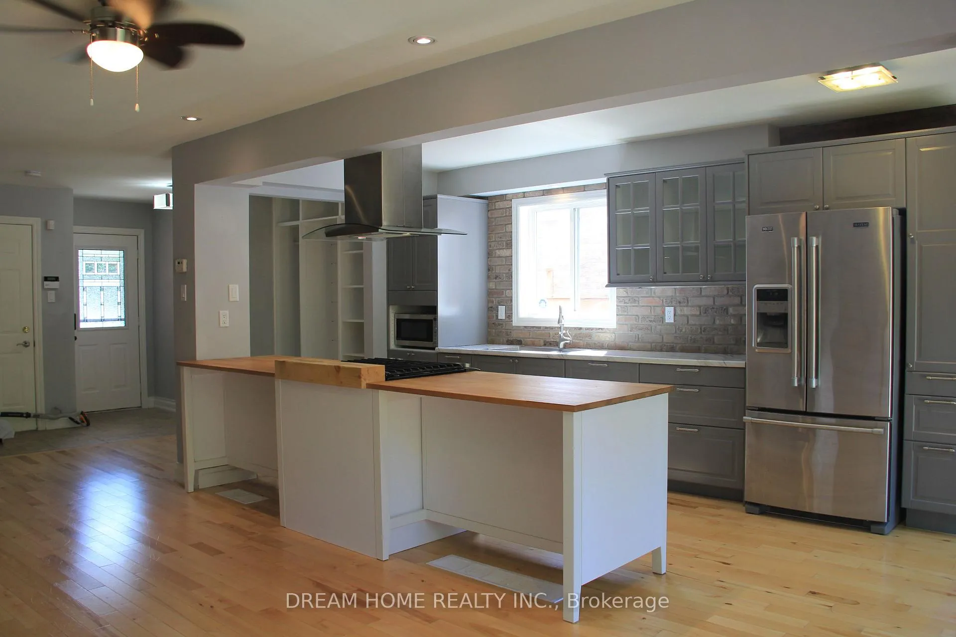 Photo 8 of 50 Pickett Crescent, Barrie, Painswick North — HOMEH