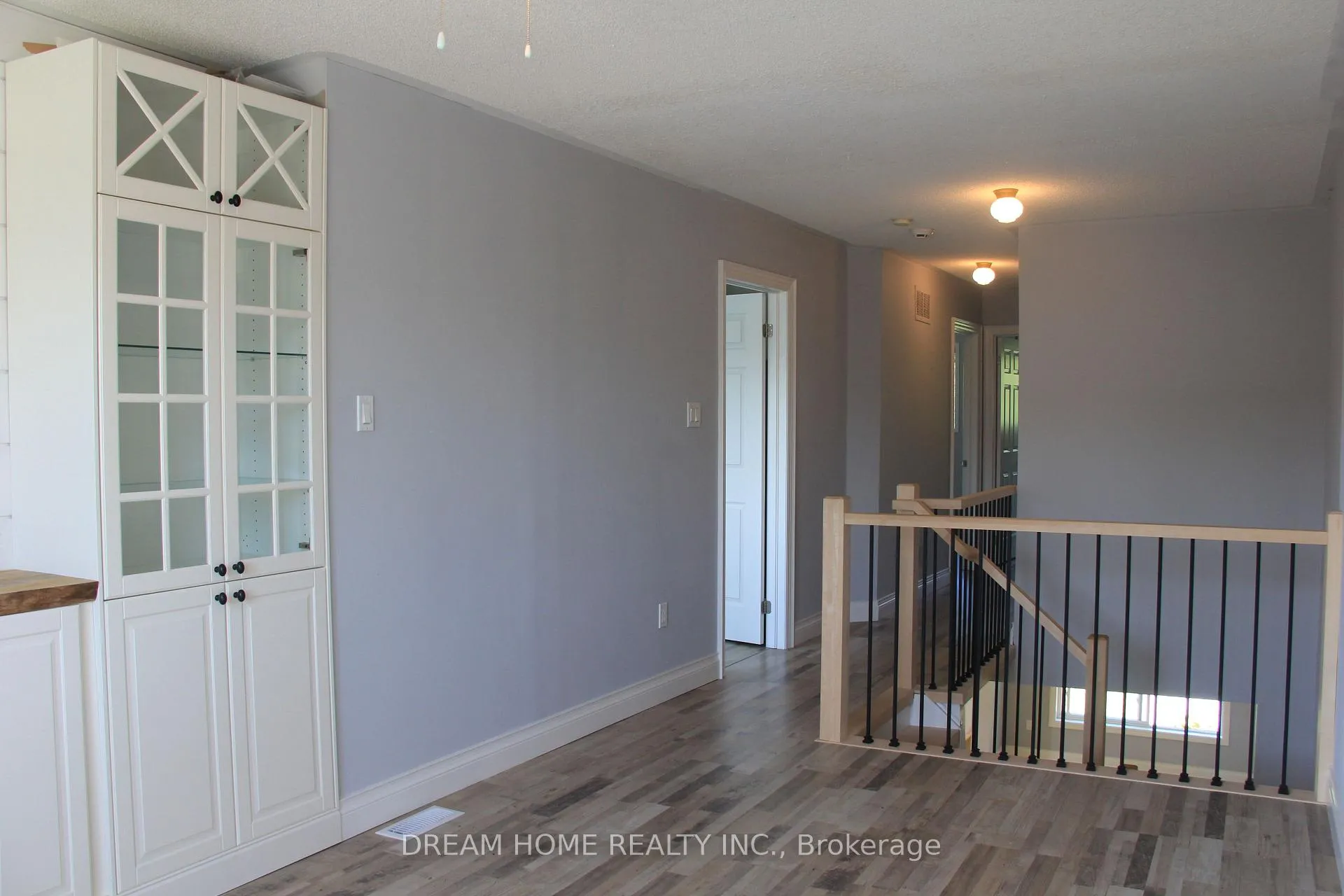 Photo 10 of 50 Pickett Crescent, Barrie, Painswick North — HOMEH