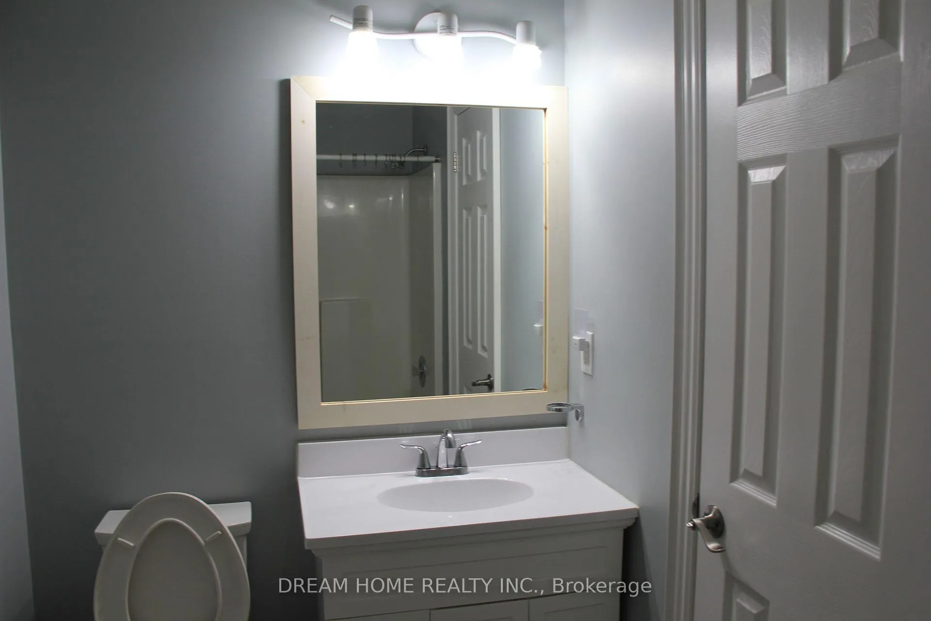 Photo 13 of 50 Pickett Crescent, Barrie, Painswick North — HOMEH