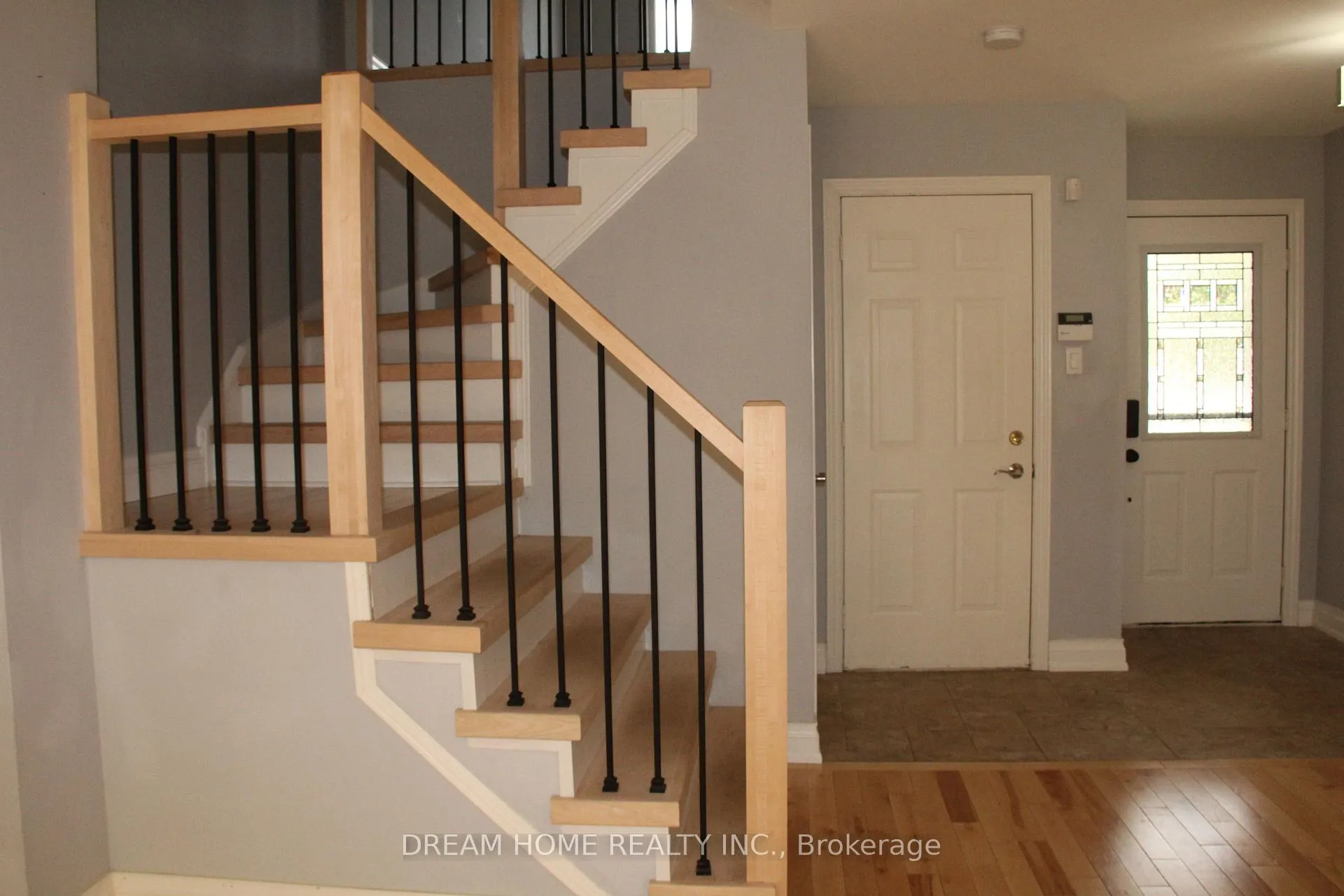 Photo 15 of 50 Pickett Crescent, Barrie, Painswick North — HOMEH